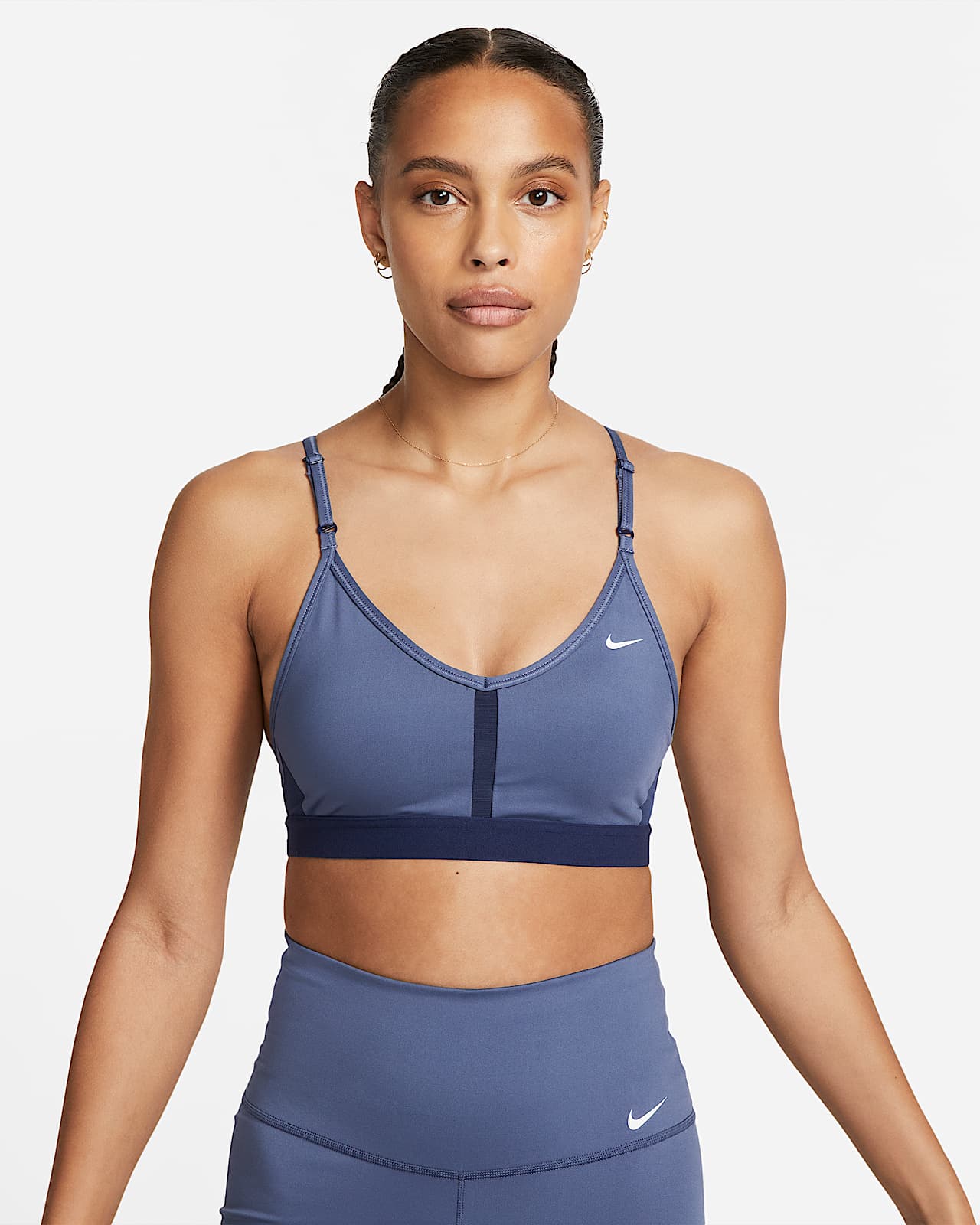 Nike Indy gepolsterter Sport-BH mit leichtem Halt und V-Ausschnitt für Damen