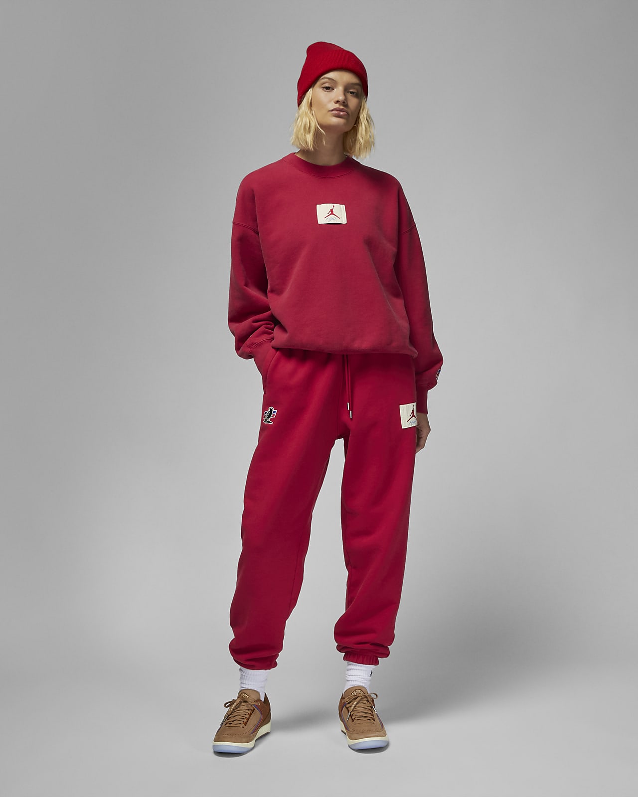 Jordan x Two 18 Women's Crew-Neck Sweatshirt. Nike AT