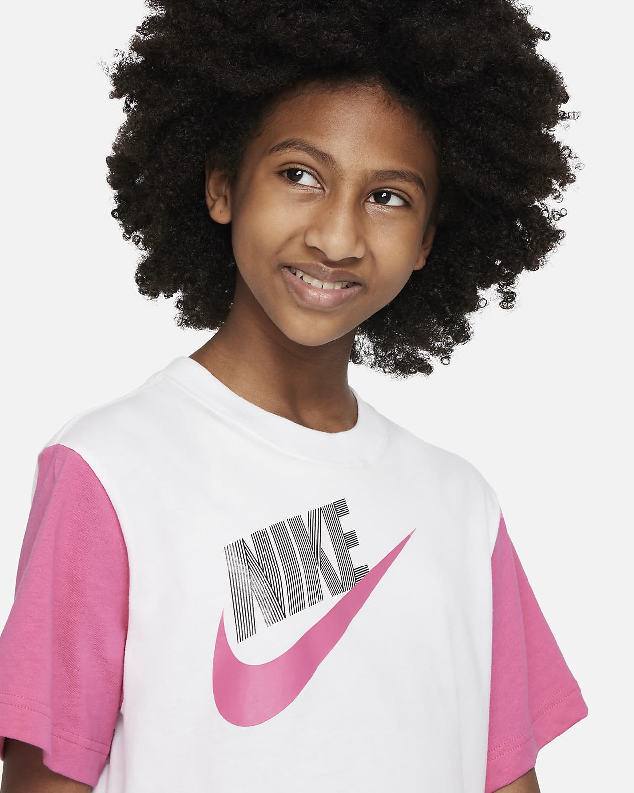 Nike Sportswear Essential Older Kids' (Girls') Boxy Dance T-Shirt. Nike IE