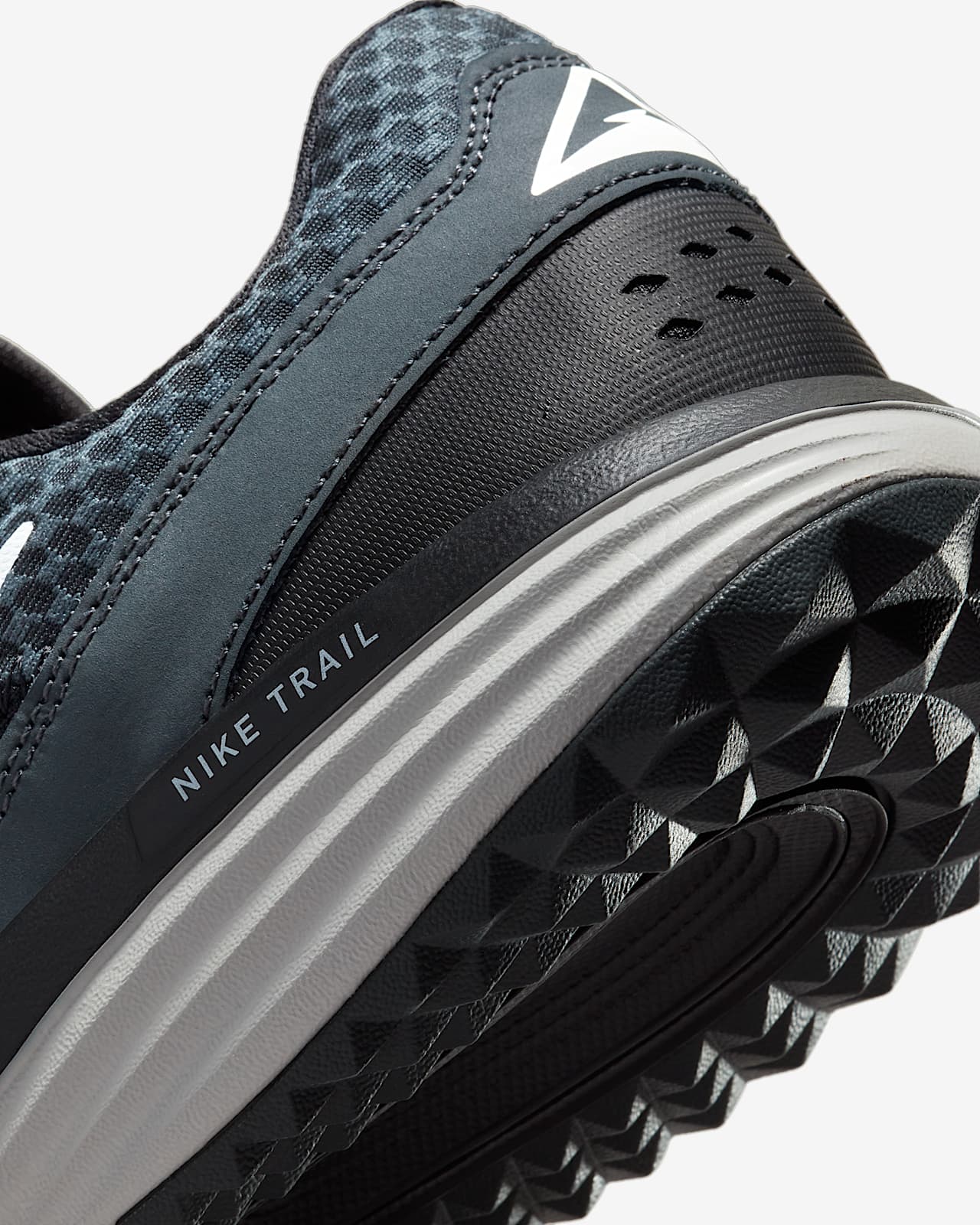 Nike Juniper Trail Trailrunningschoenen voor heren. Nike NL