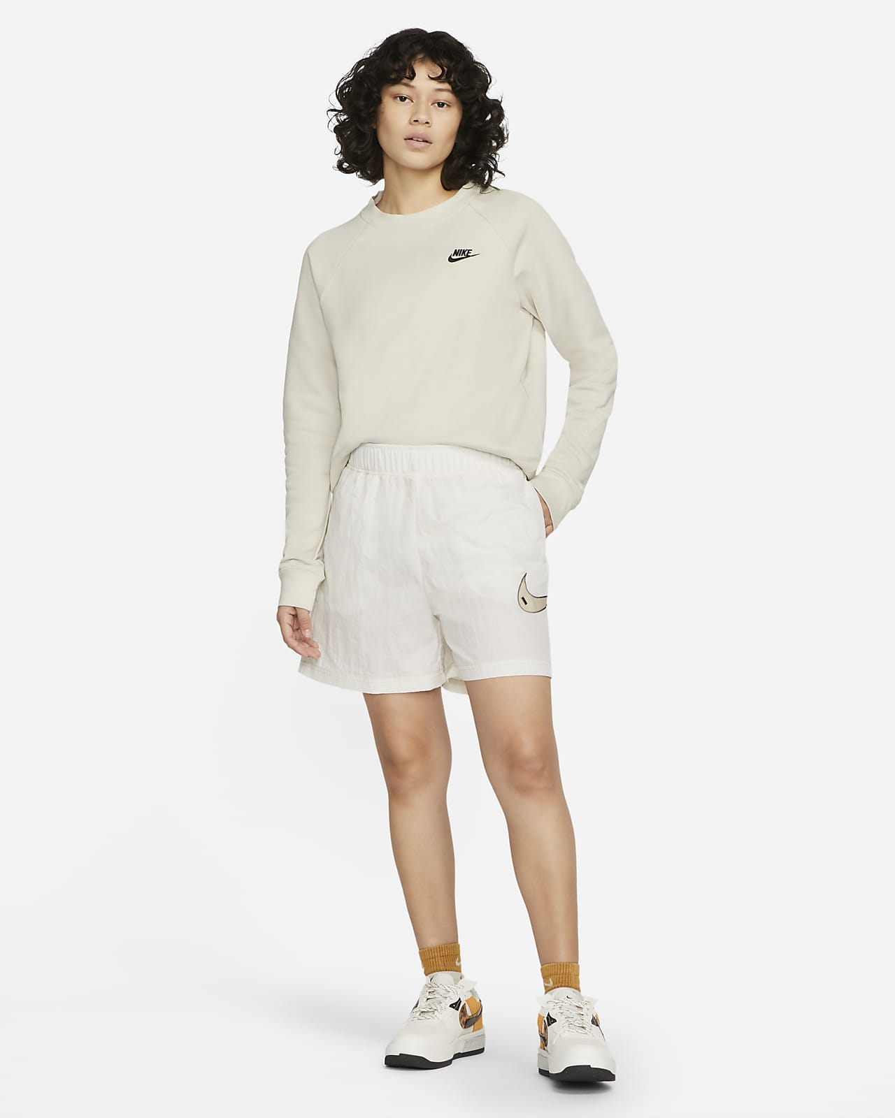 nike ecru sweatshirt