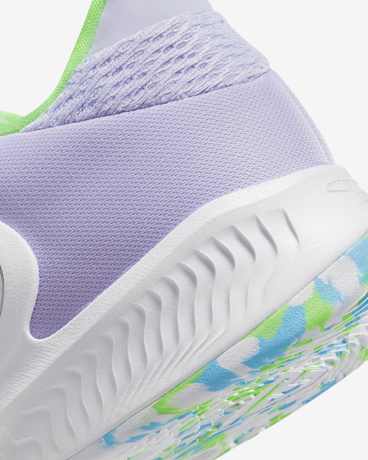 zoom freak basketball shoes