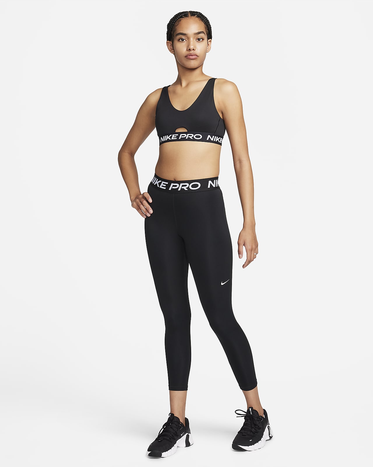 Nike Indy Plunge Cutout Bra - XL - BANDIER  Cutout bra, Padded sports bra,  Cut out design