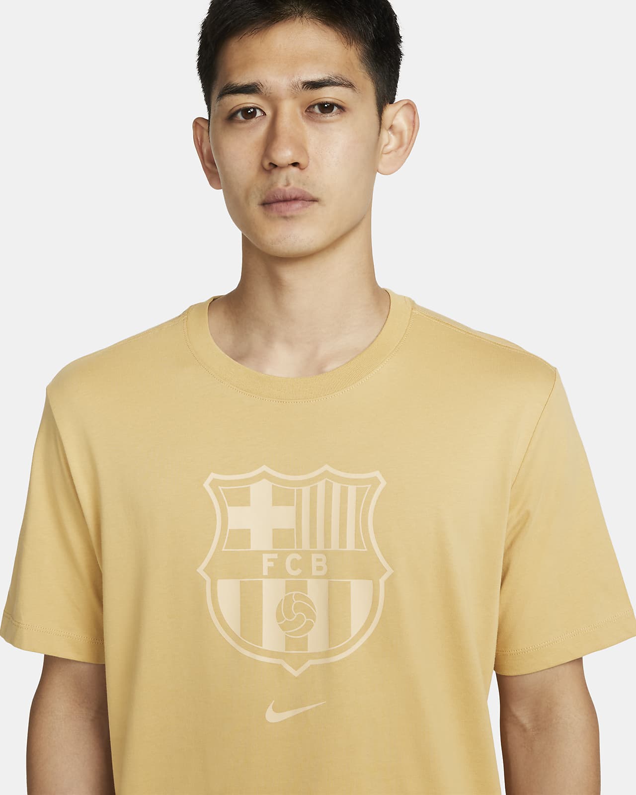 F.C. Barcelona Crest Men's Football T-Shirt. Nike VN