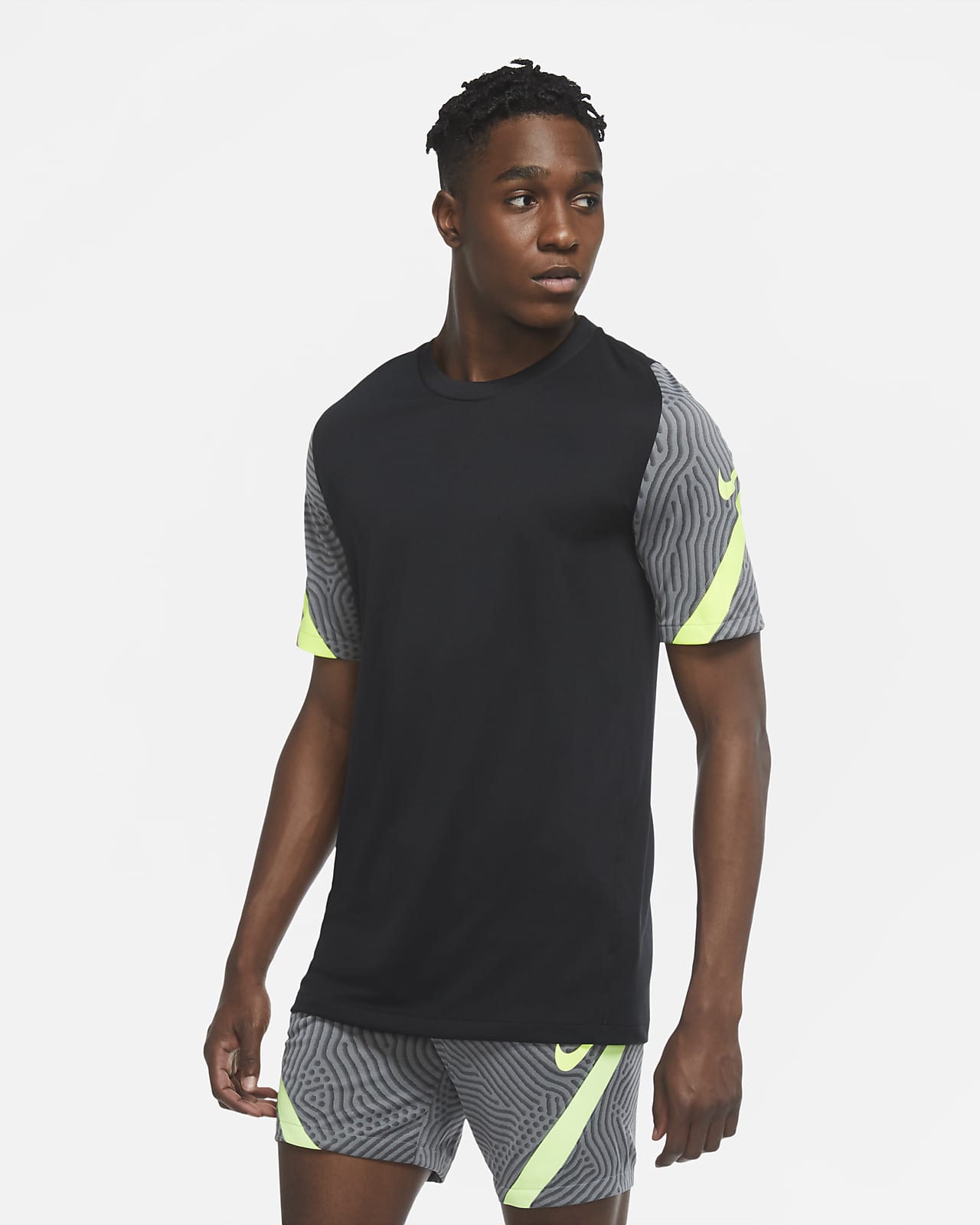 Nike Dri-FIT Strike Men's Short-Sleeve Football Top. Nike EG