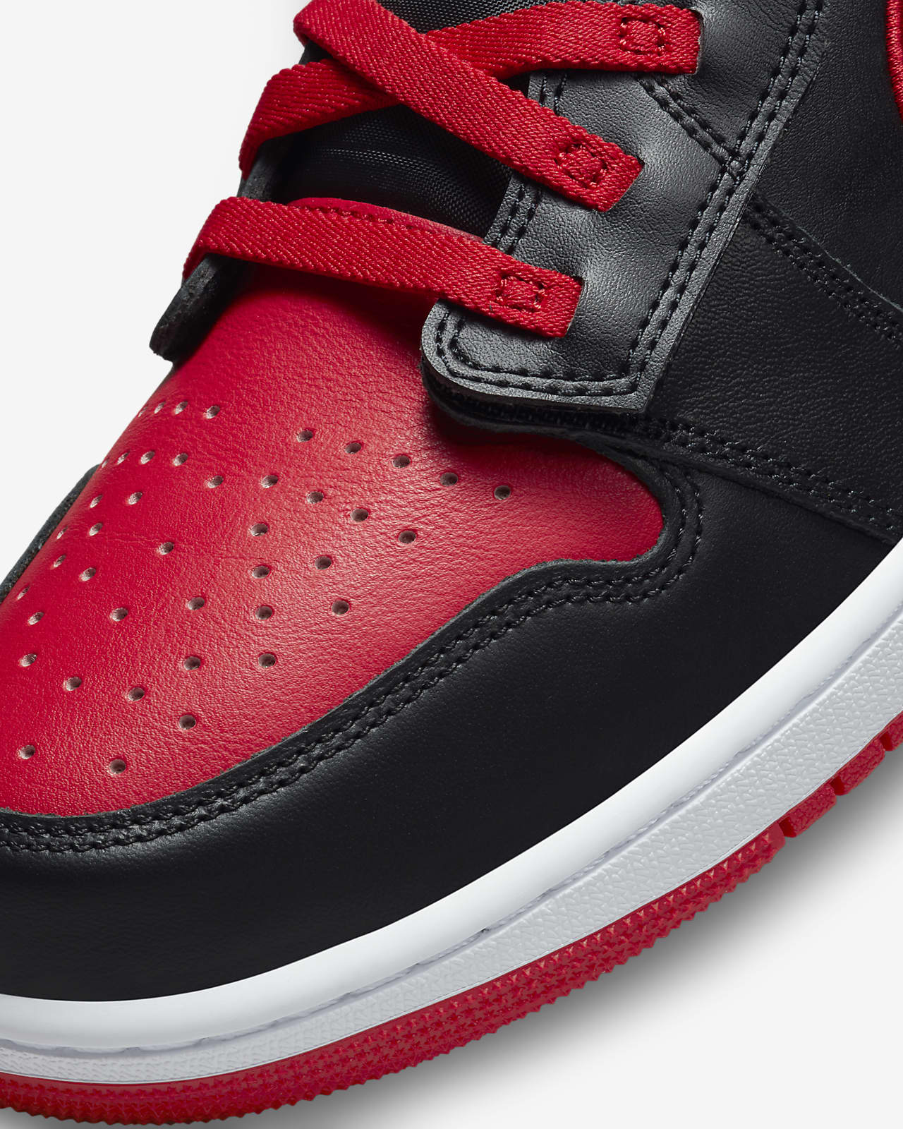 Air Jordan 1 Hi FlyEase Men's Shoes. Nike AE