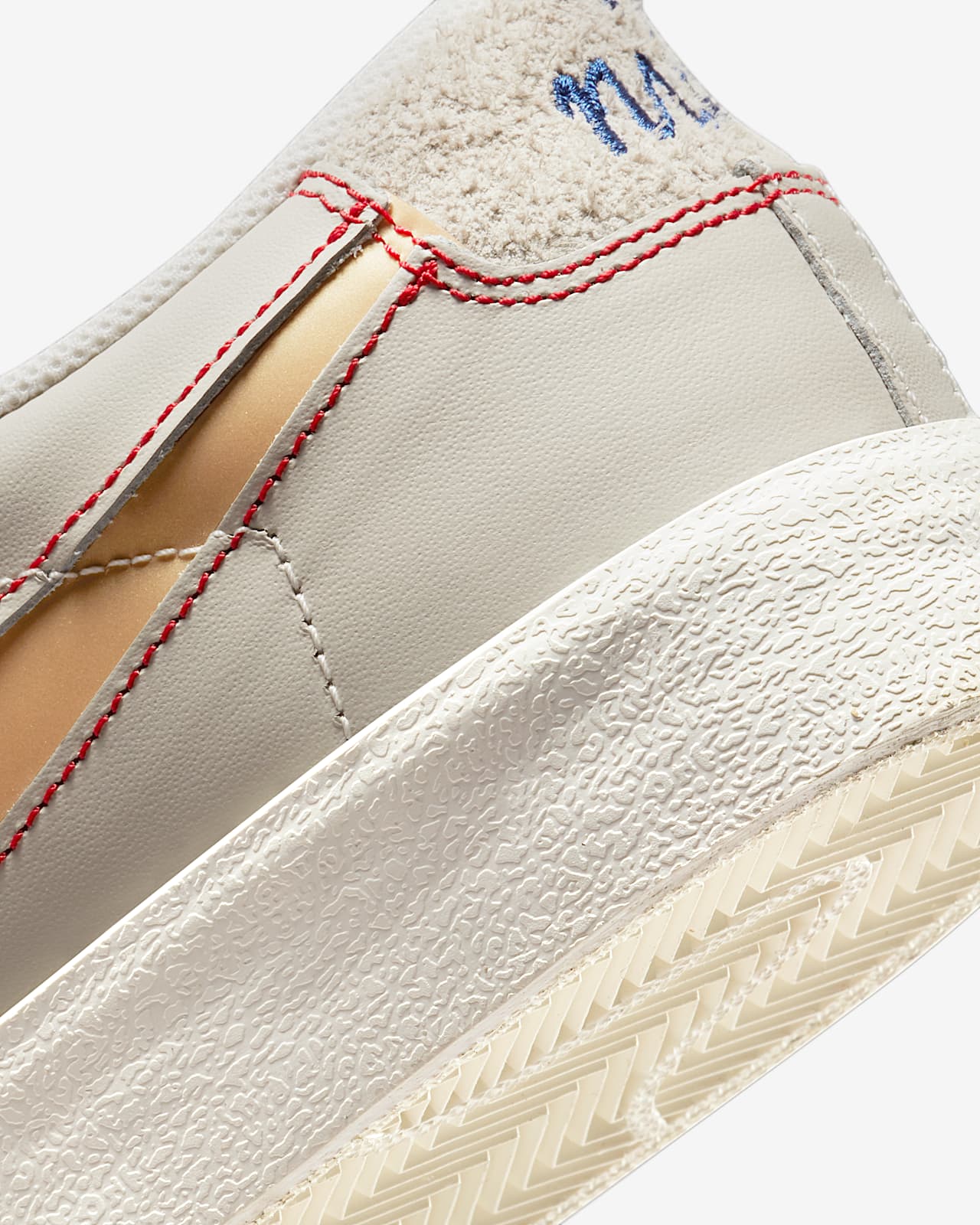 nike blazer low se prm