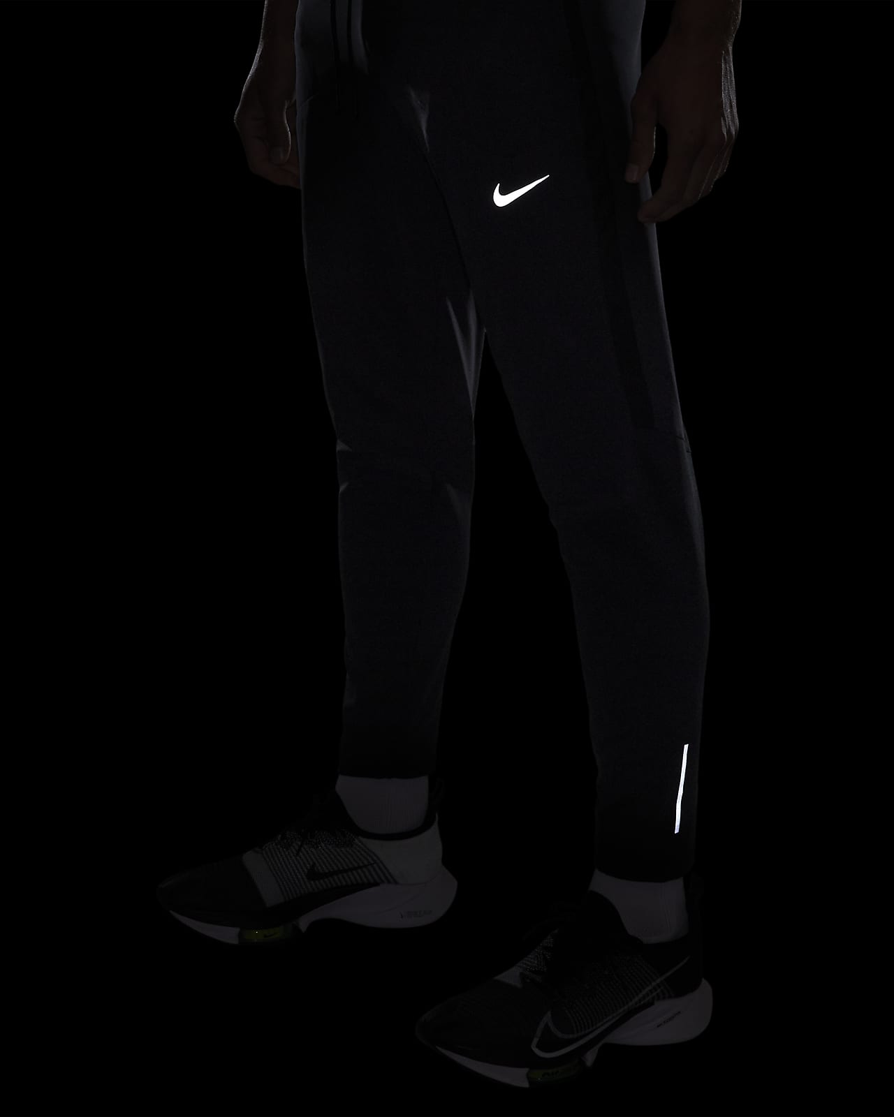 Nike Dri-FIT Run Division Phenom Men's Hybrid Running Trousers. Nike HR