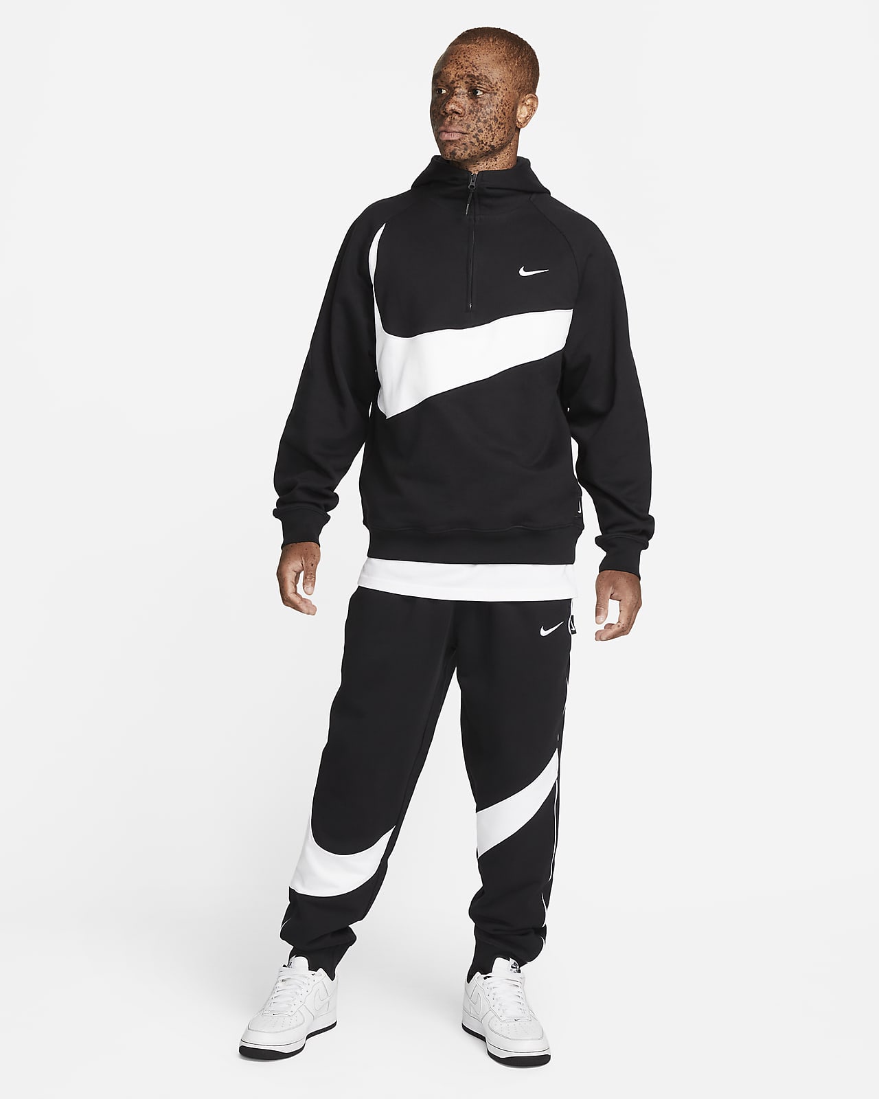 Nike Swoosh Men's 1/2-Zip Fleece Hoodie. Nike AE