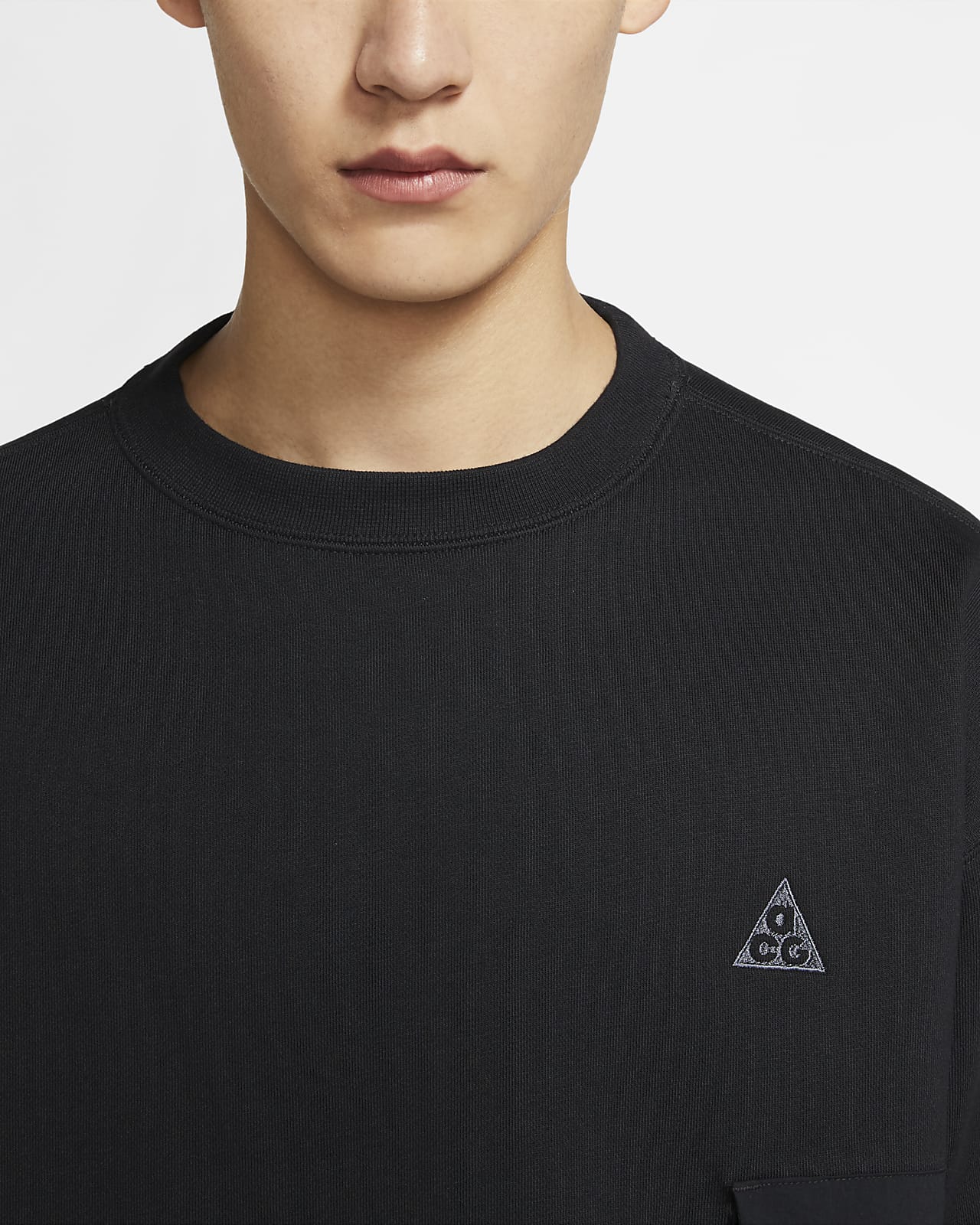 Nike ACG Herren Fleece Sweatshirt mit Rundhalsausschnitt Nike ACG Herren Fleece Sweatshirt mit Rundhalsausschnitt