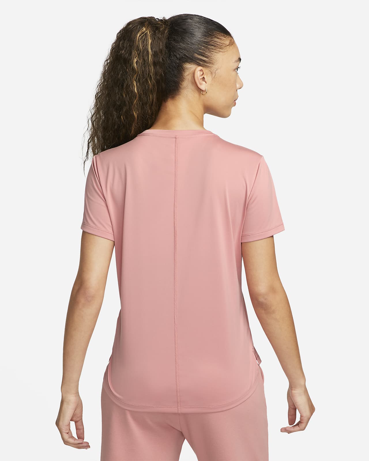 Playera de manga corta y ajuste est ndar para mujer Nike Dri FIT
