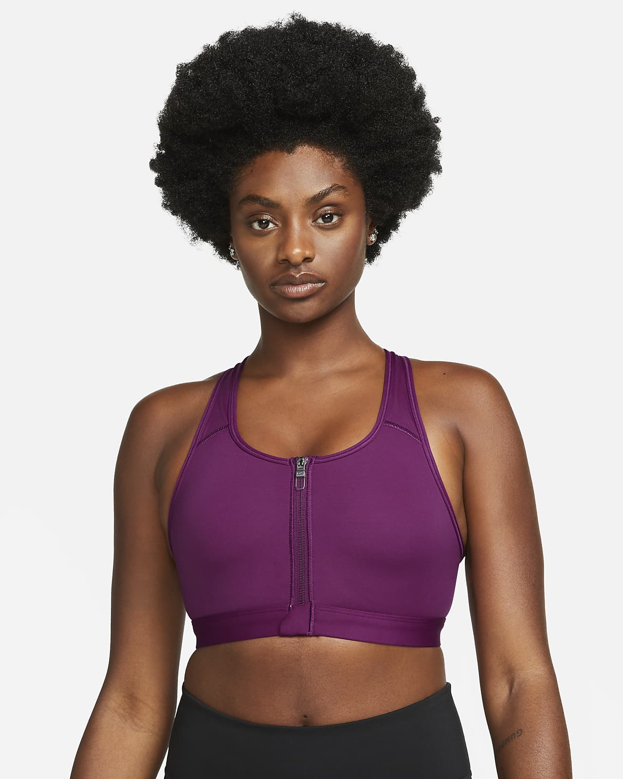 Bra deportivo con cierre al frente y almohadilla de media sujeción para mujer  Nike Dri-FIT Swoosh. Nike.com