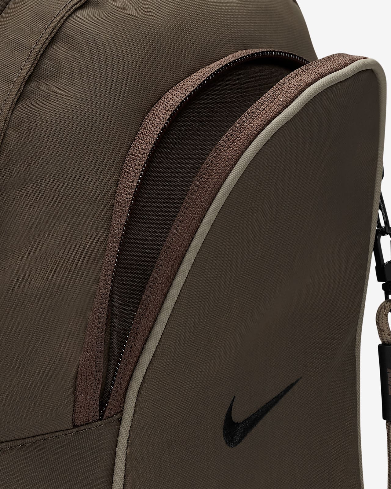 Nike Sportswear Essentials Bolso (8 l). Nike ES