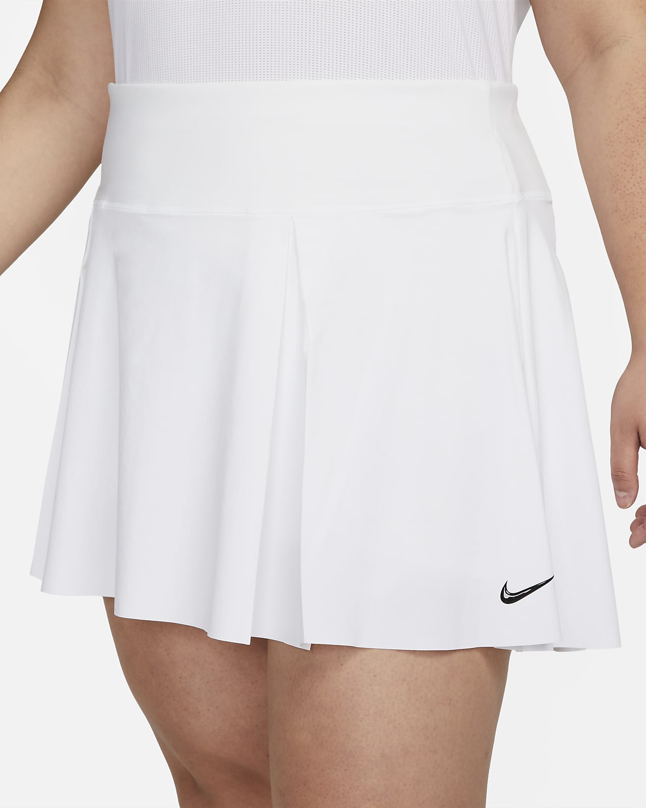 Falda de tenis para mujer talla grande Nike Dri-FIT Advantage.