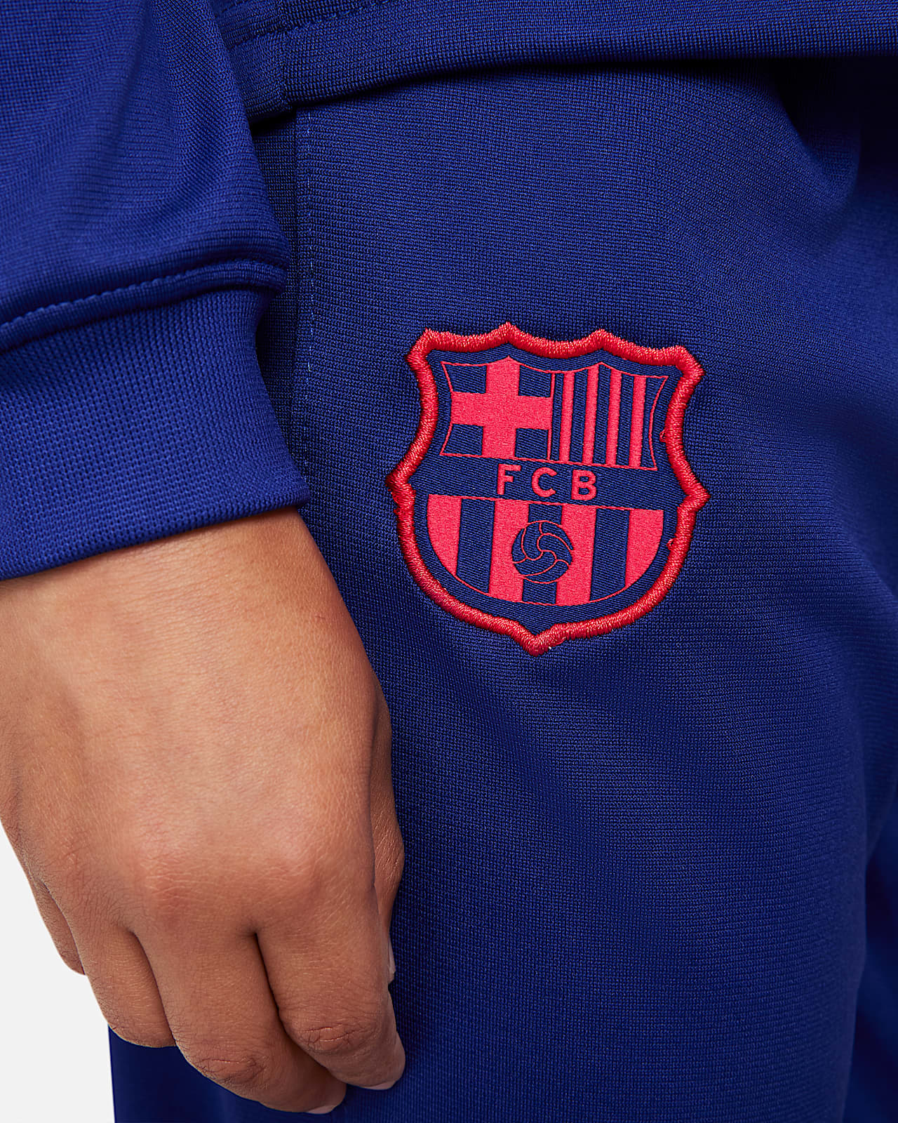 younger boys nike tracksuit