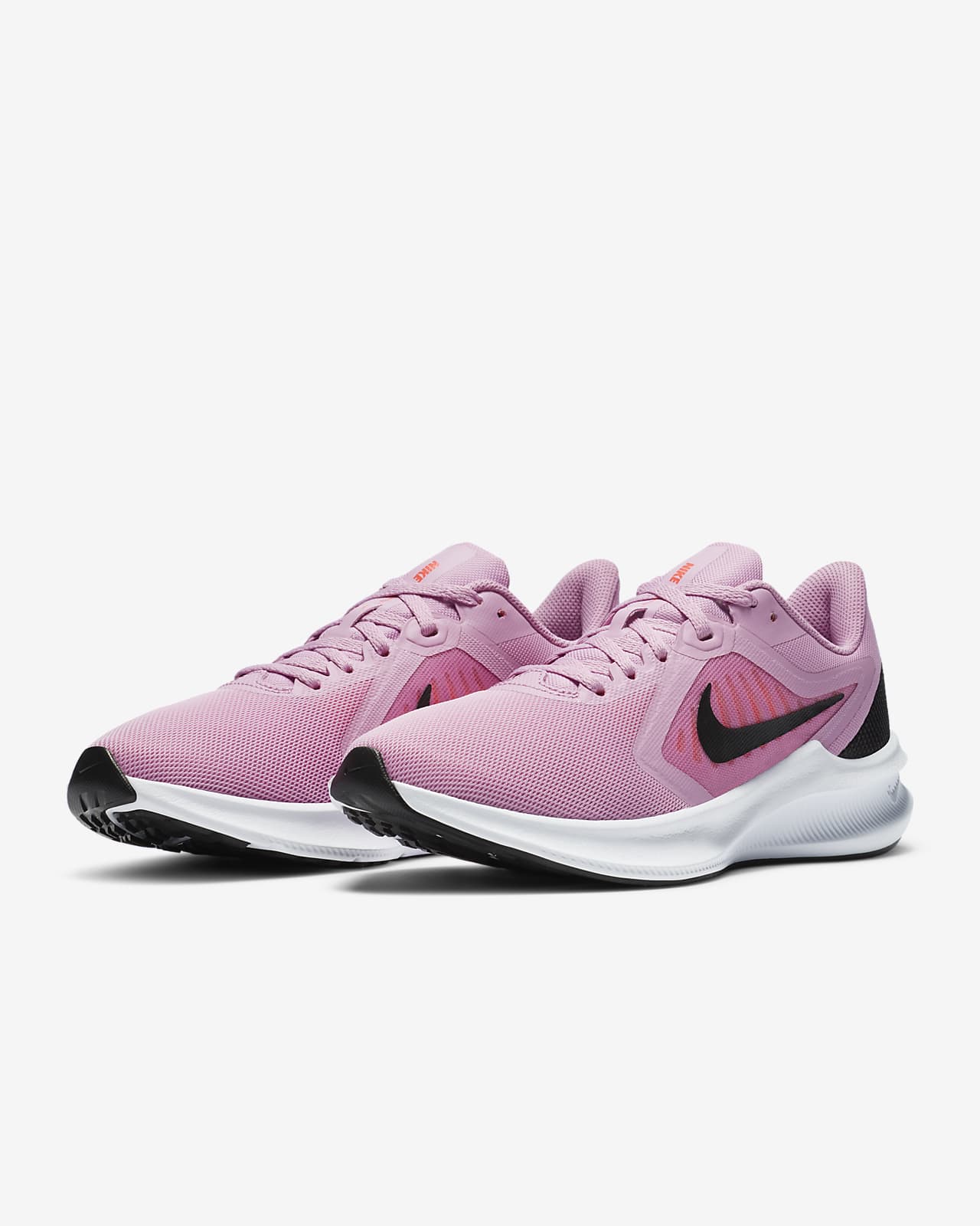 Running Shoe. Nike MA