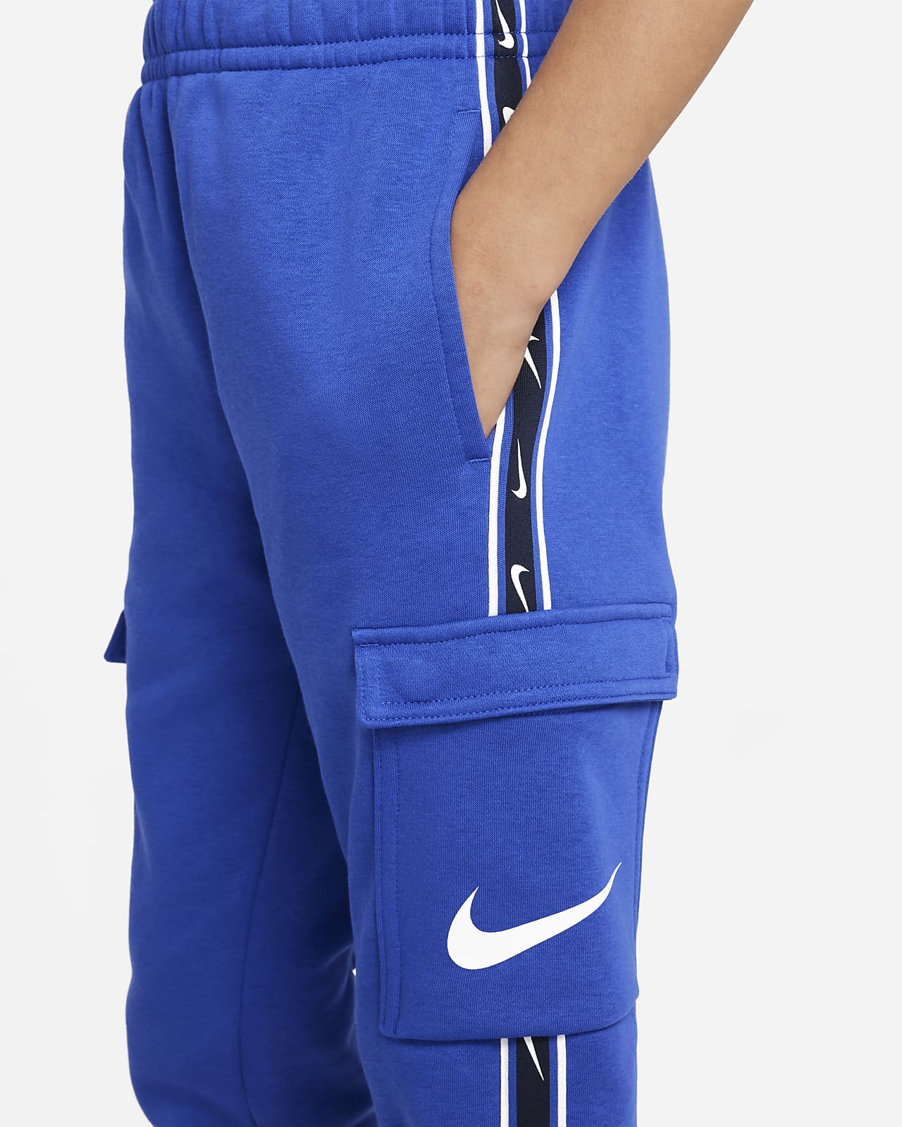 Duwen Overleven Leerling Nike Sportswear Repeat Older Kids' (Boys') Fleece Cargo Trousers. Nike LU