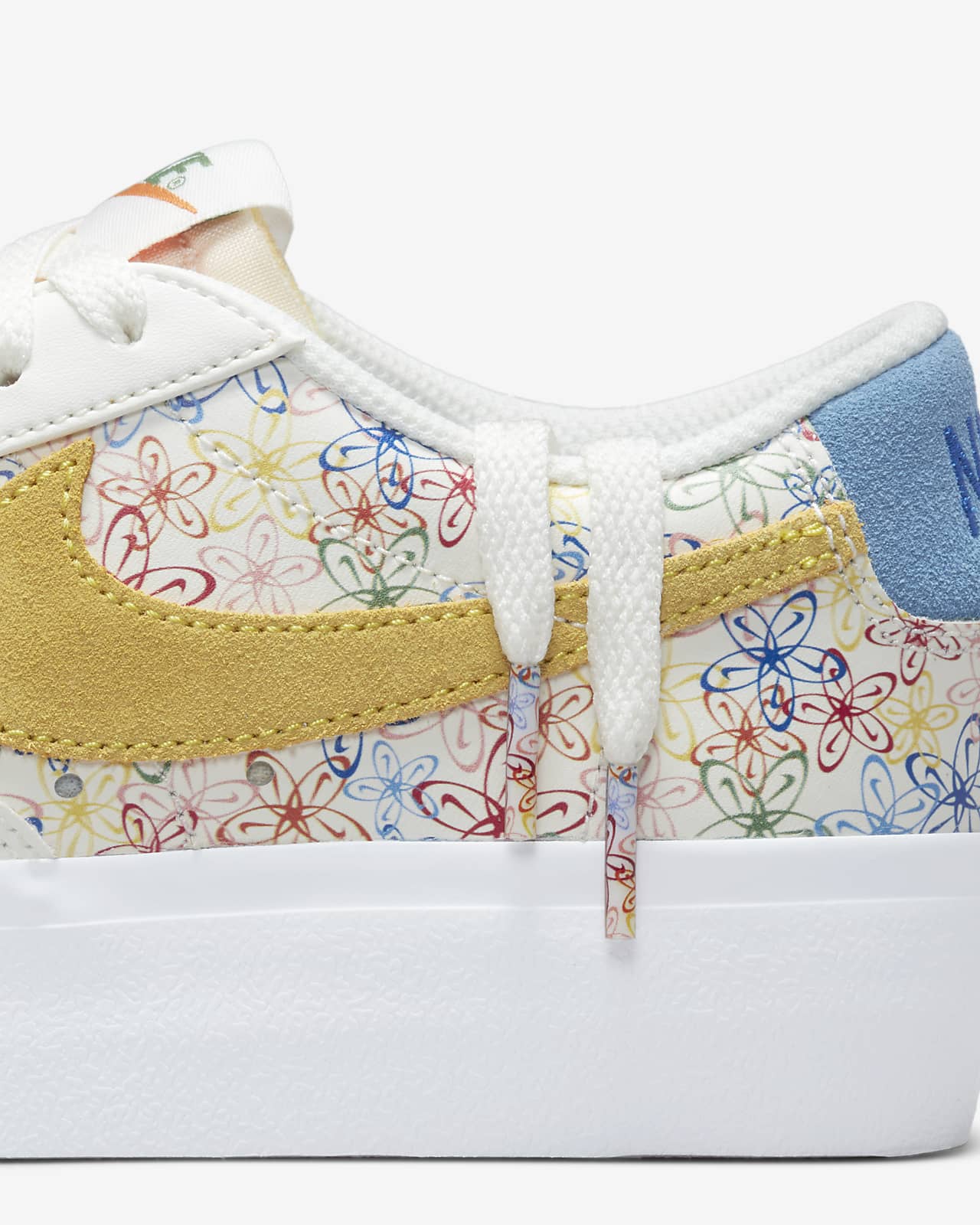 Scarpa Nike Blazer Low Platform – Donna. Nike IT