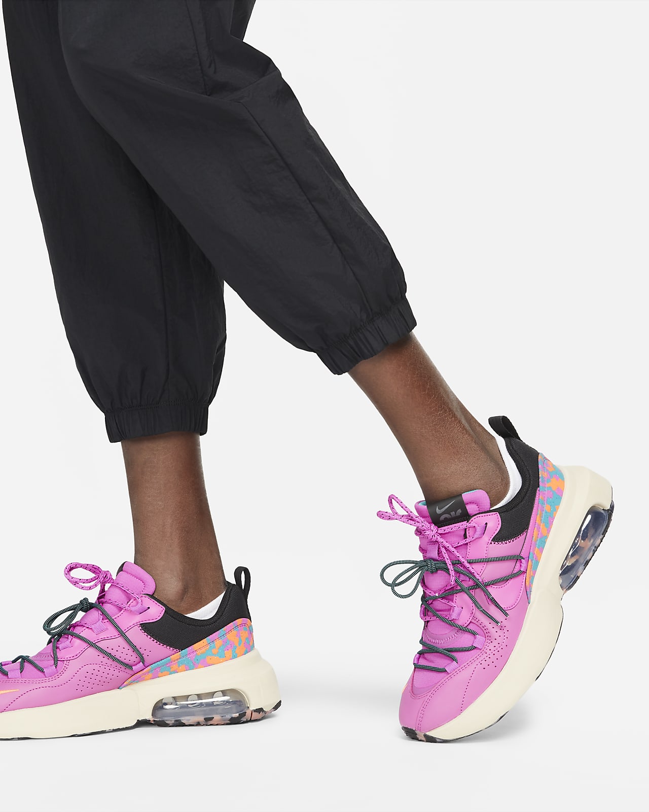 Medicinsk malpractice Henfald malm Nike Sportswear Essential-bukser med mellemhøj talje til kvinder. Nike DK
