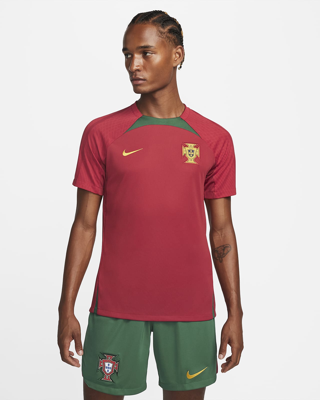 Portugal Strike Men's Nike Dri-FIT Short-Sleeve Football Top. Nike SA