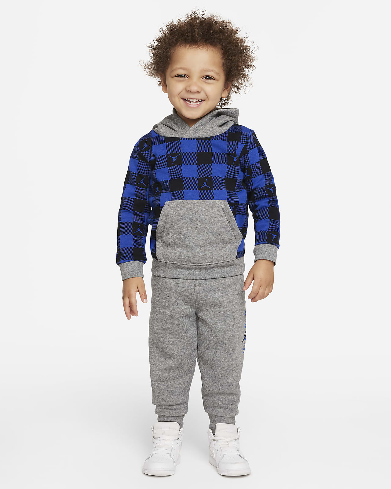 Conjunto de pantalones y sudadera con gorro para bebé Jordan (de 12 a 24  meses). Nike.com