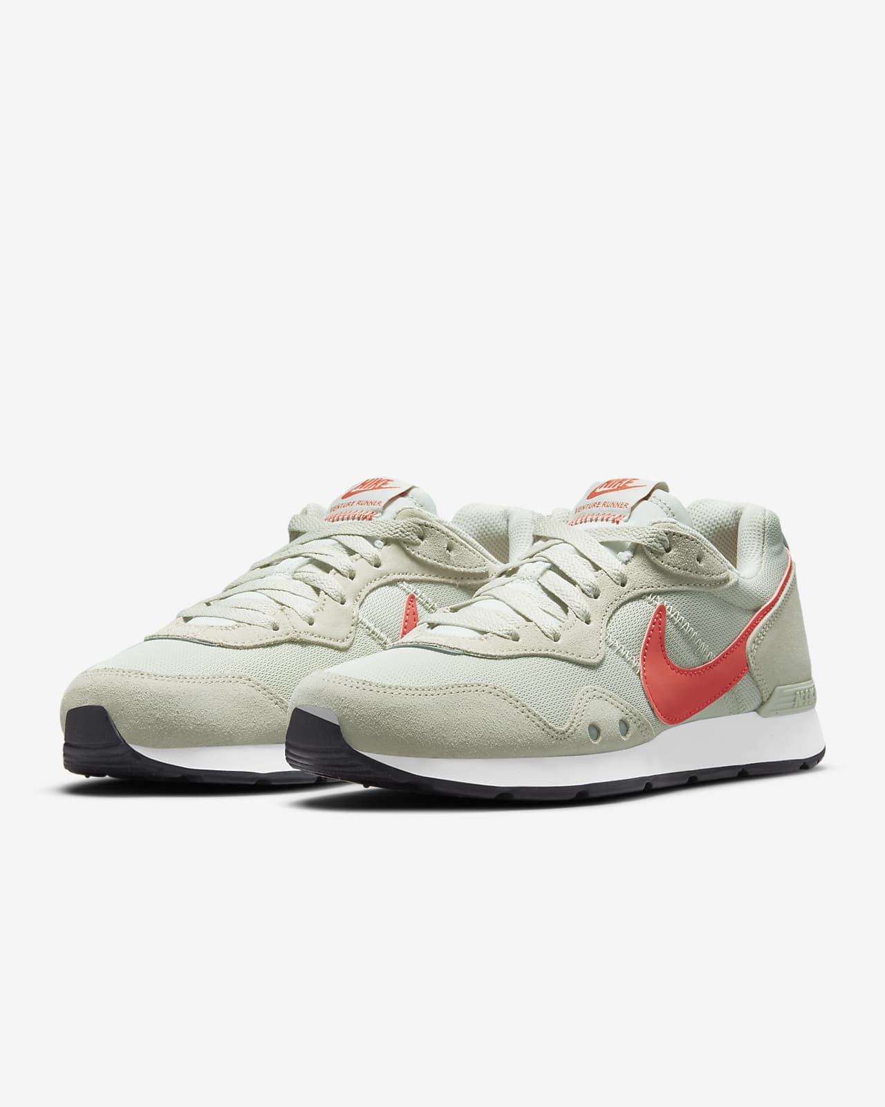 nike women's venture runner sneaker