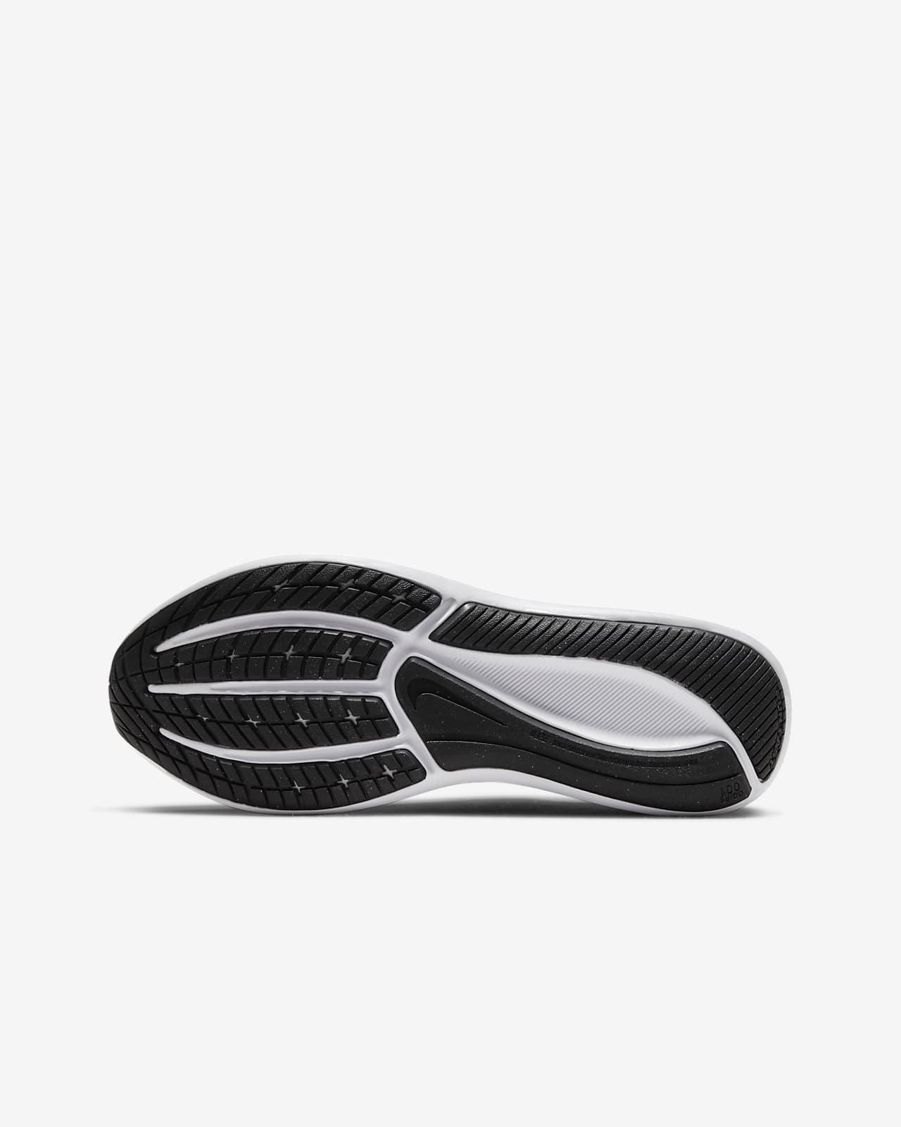 nike star runner black and white