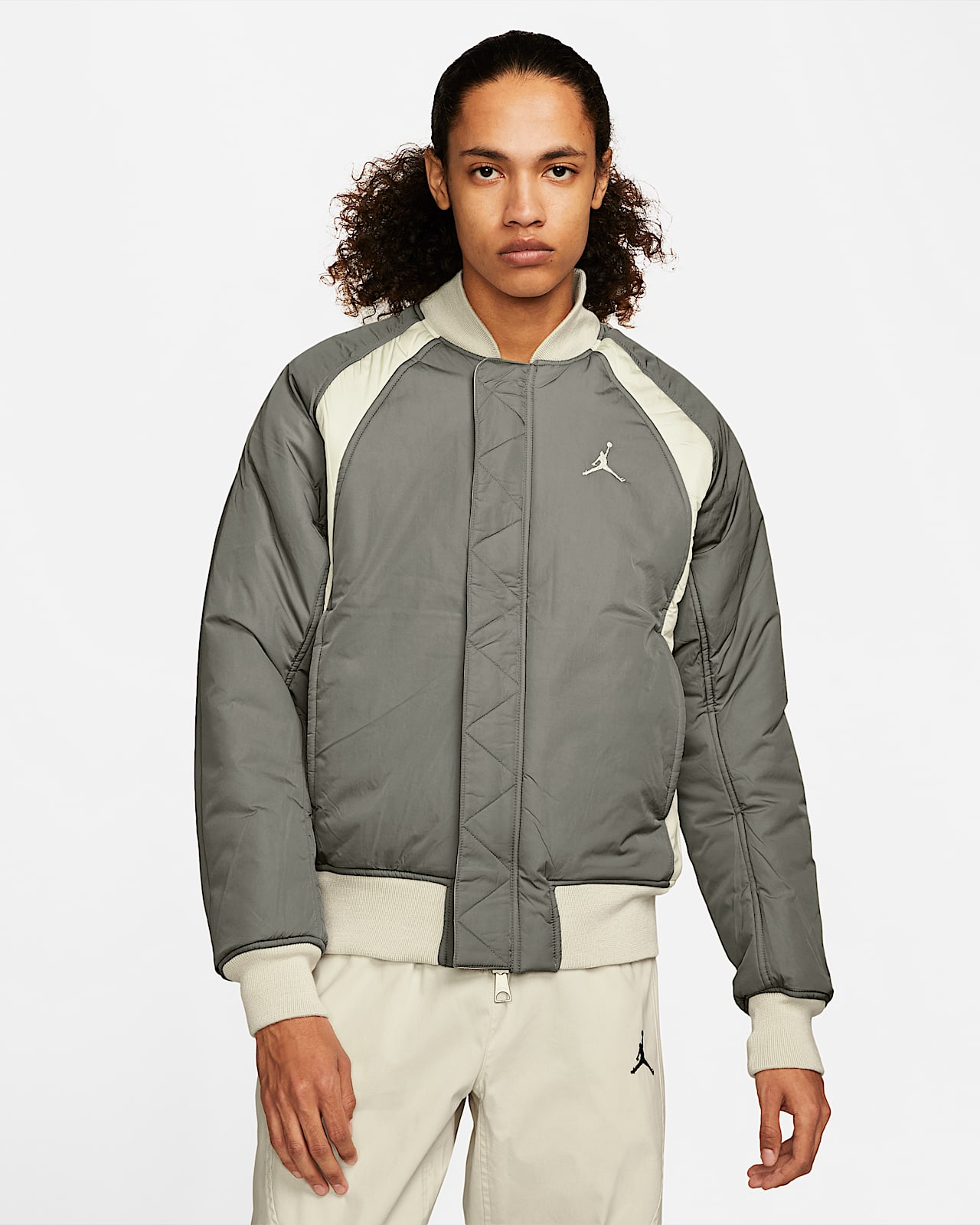 Jordan Essentials Statement MA-1 herenjack. Nike NL