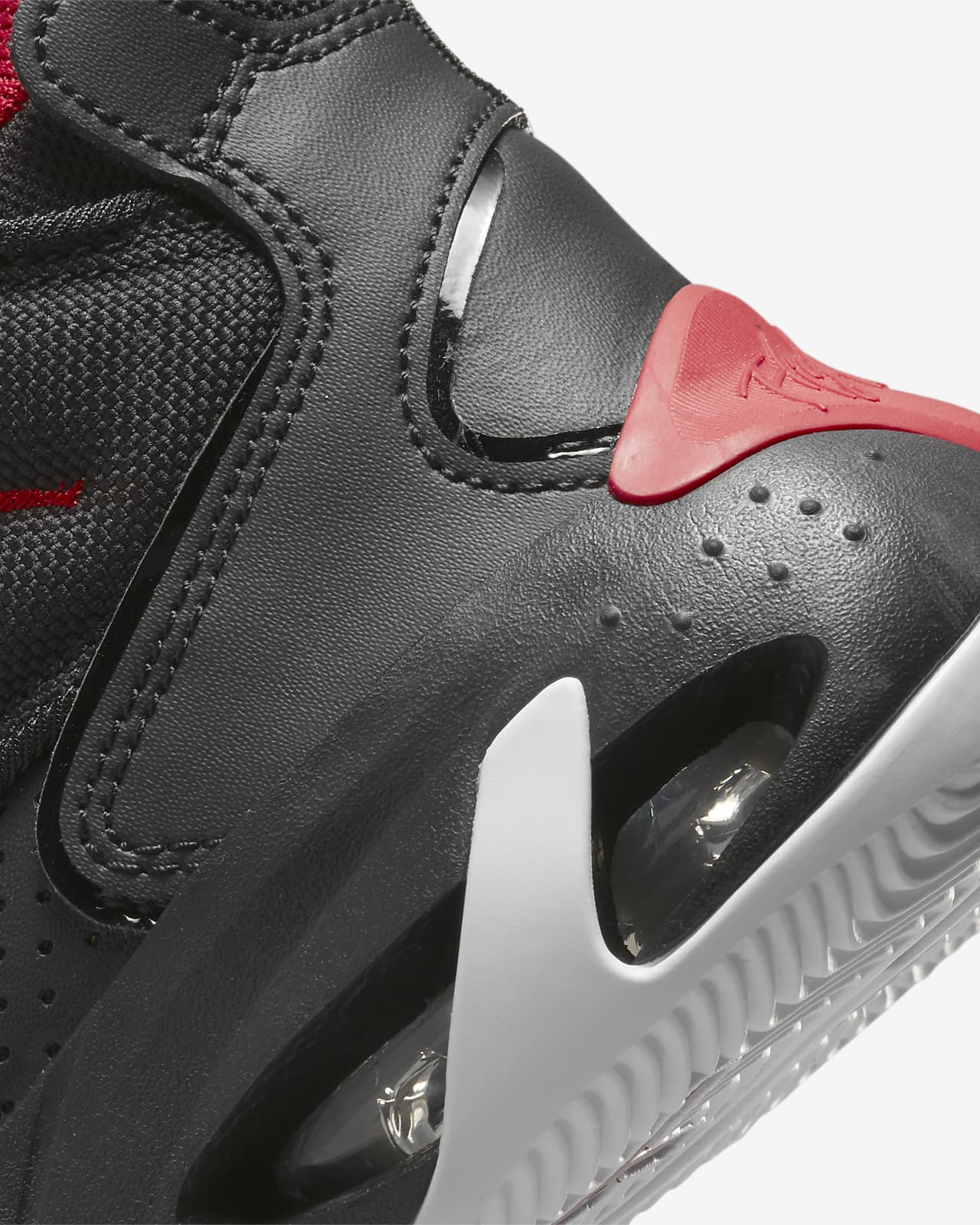 Jordan Max Aura 4 Older Kids' Shoes. Nike SG