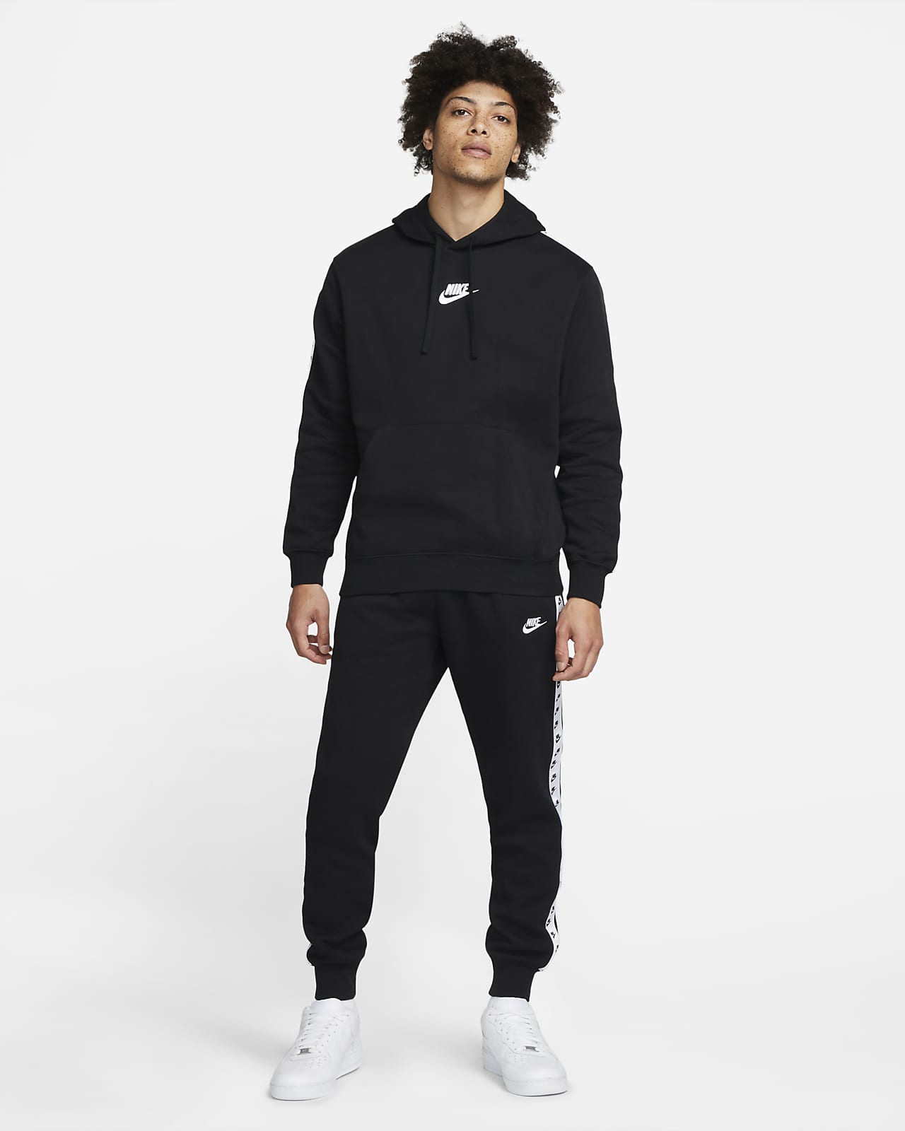 Nike Sportswear Sport Essential Fleece-Trainingsanzug mit Kapuze Herren. Nike