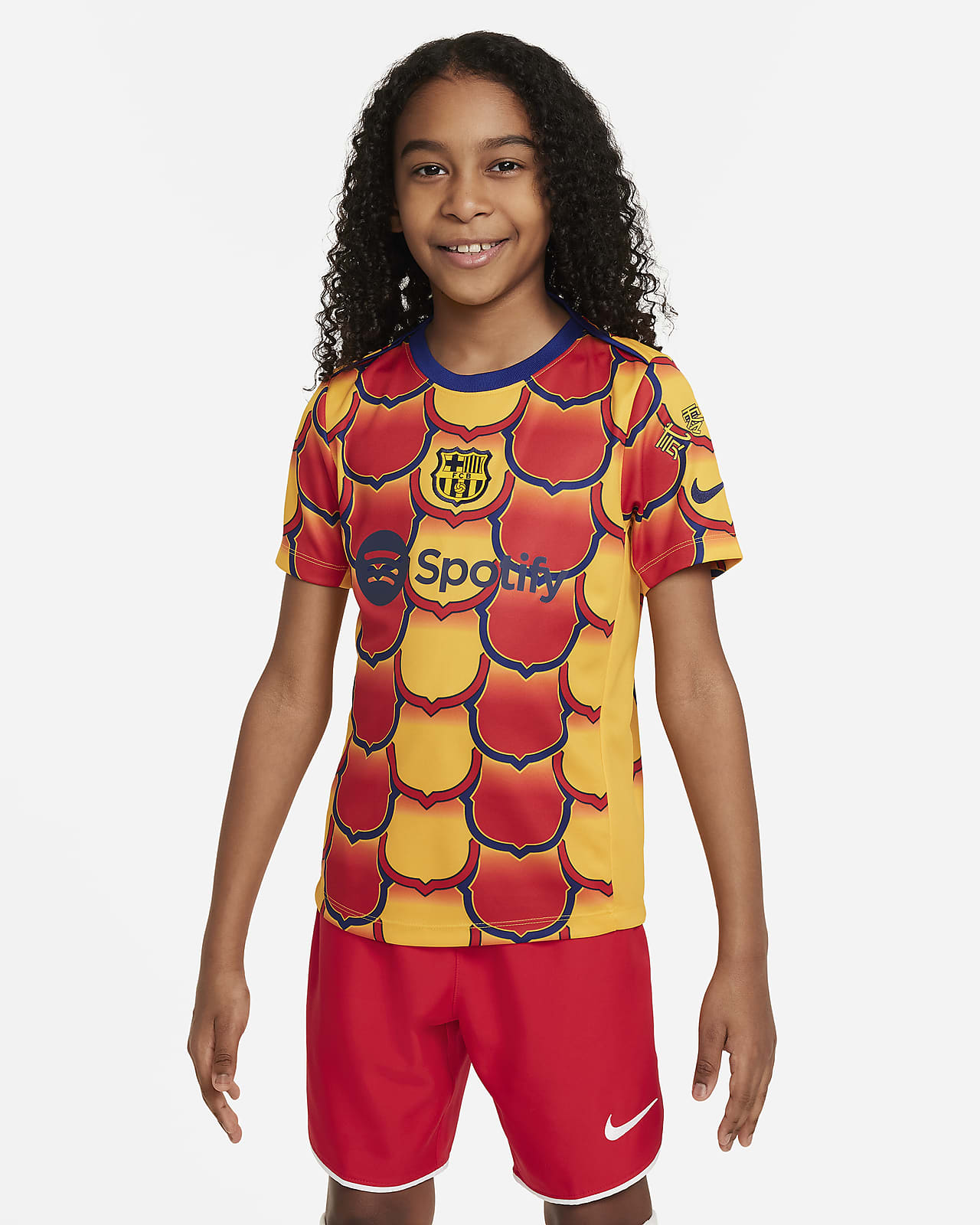 FC Barcelona Academy Pro Nike Dri-FIT Pre-Match-fodboldtrøje til større børn