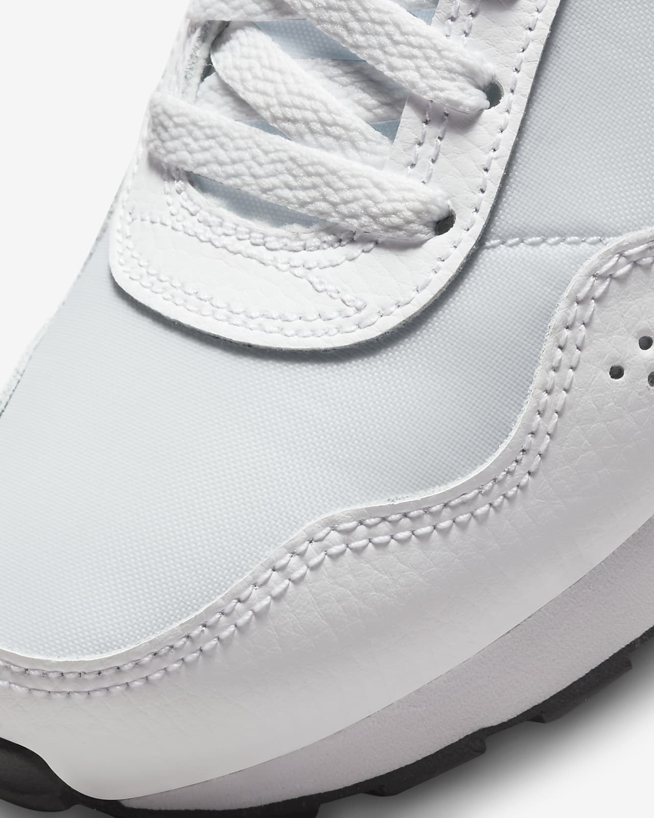 Nike MD Valiant GS: características y opiniones - Zapatillas Running |  Runnea