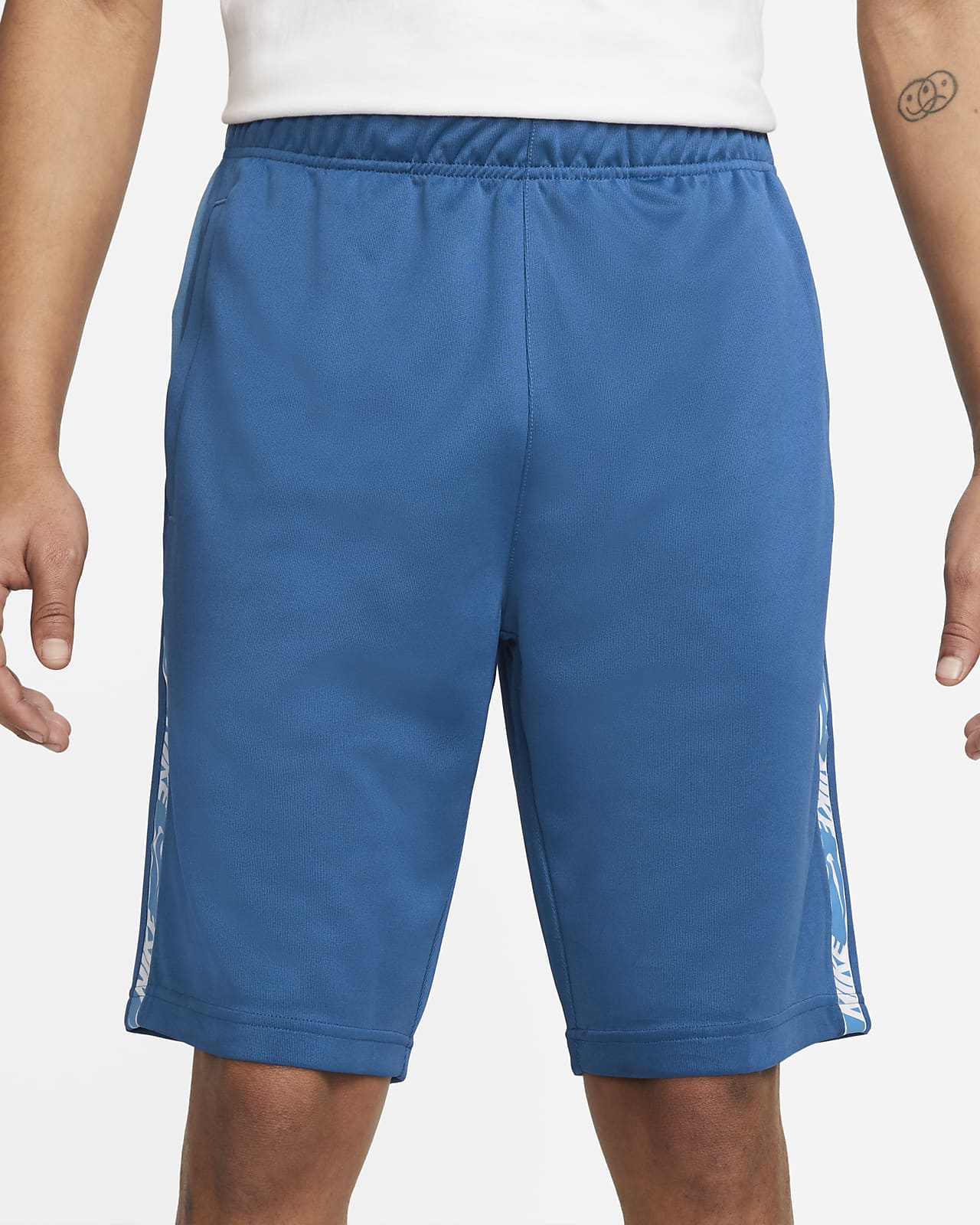 Nike Sportswear Men's Repeat Shorts 