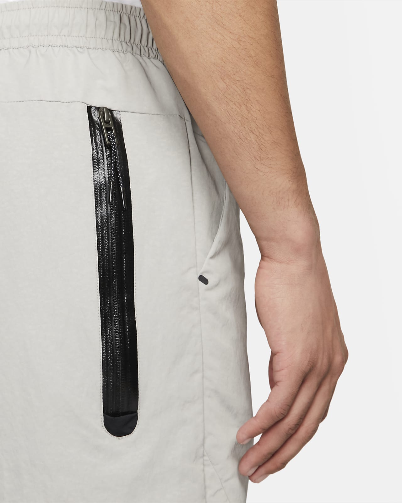 Nike Sportswear Tech Essentials Men's Lined Commuter Trousers. Nike RO