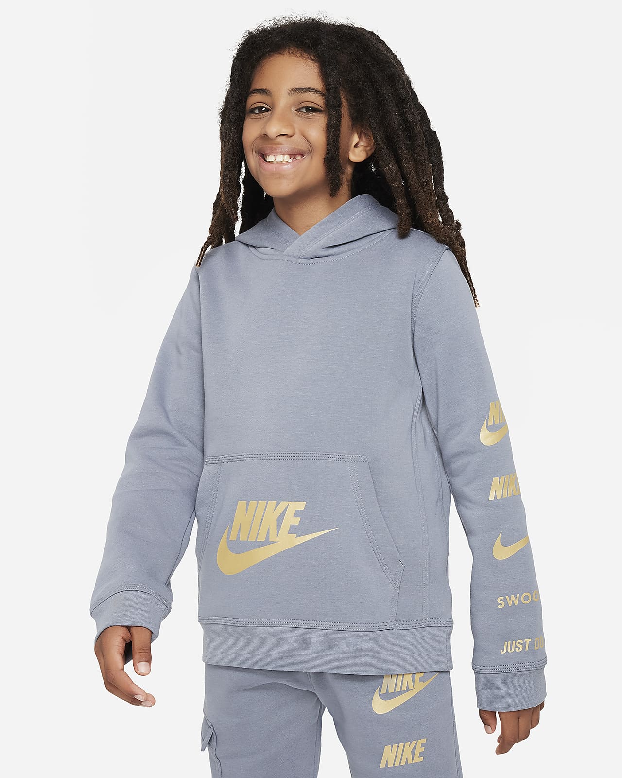 Nike Sportswear Standard Issue Older Kids' Pullover Fleece Hoodie. Nike LU