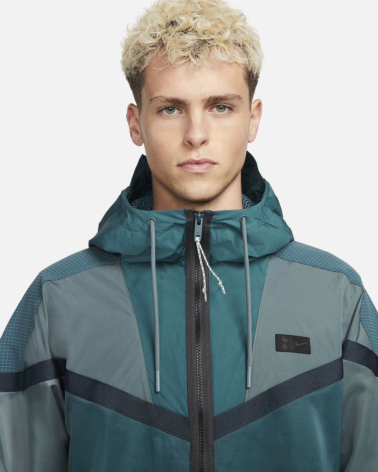 tottenham puffer jacket nike 