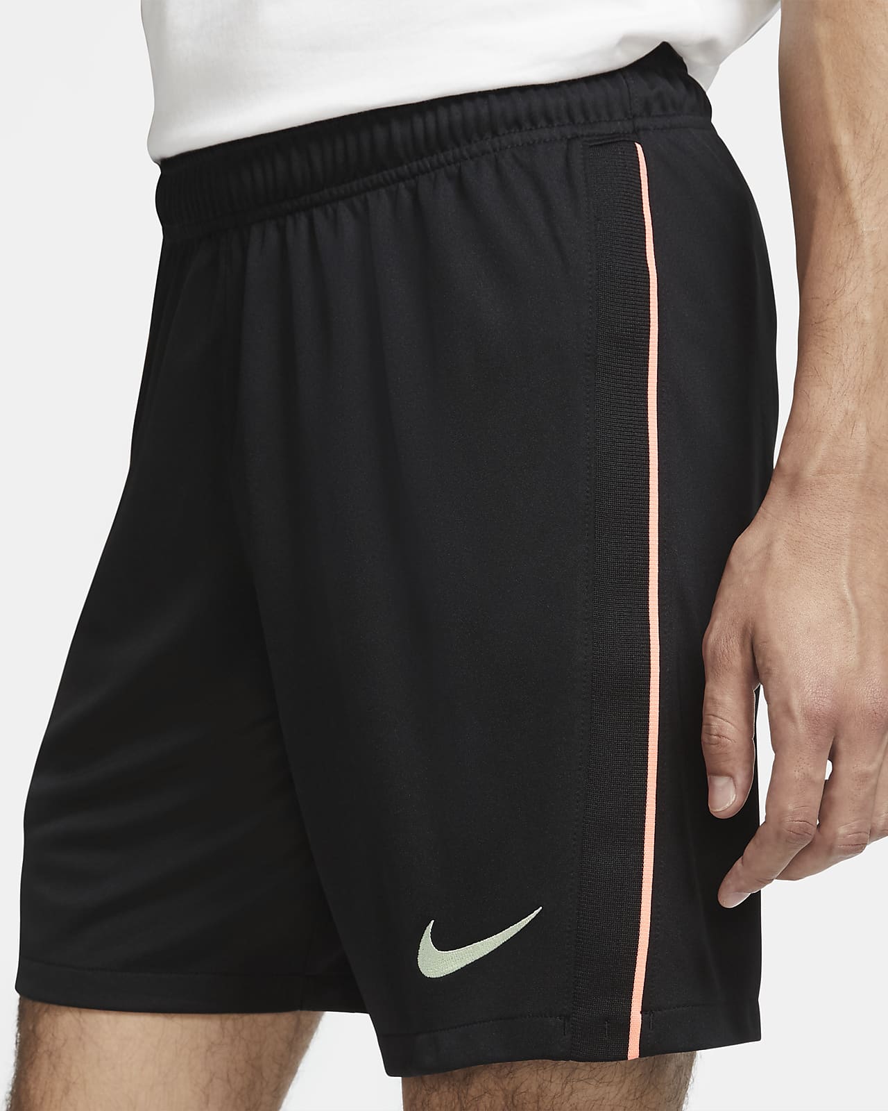 tottenham nike shorts
