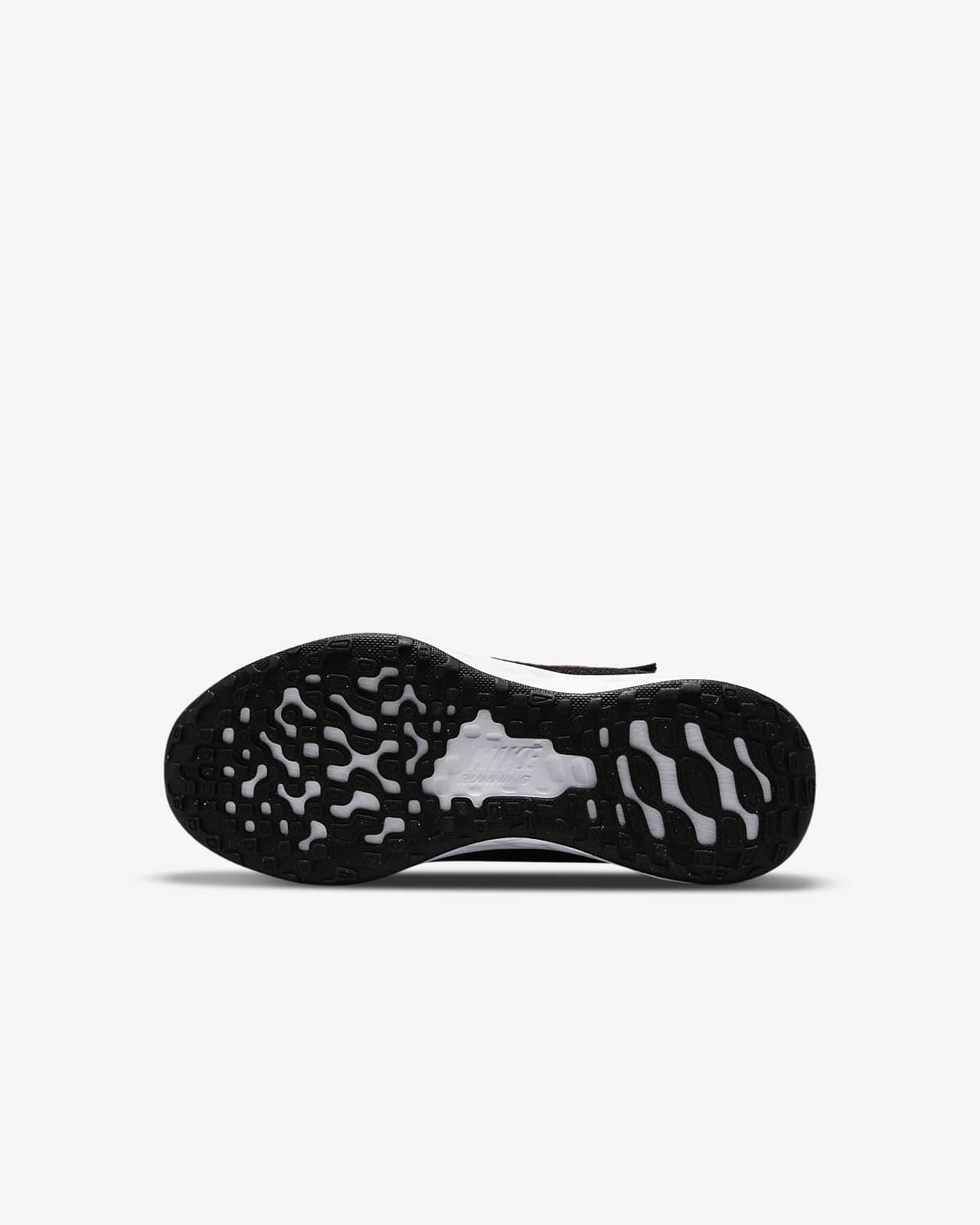 Nike Revolution 6 SE Younger Kids' Shoe. Nike GB