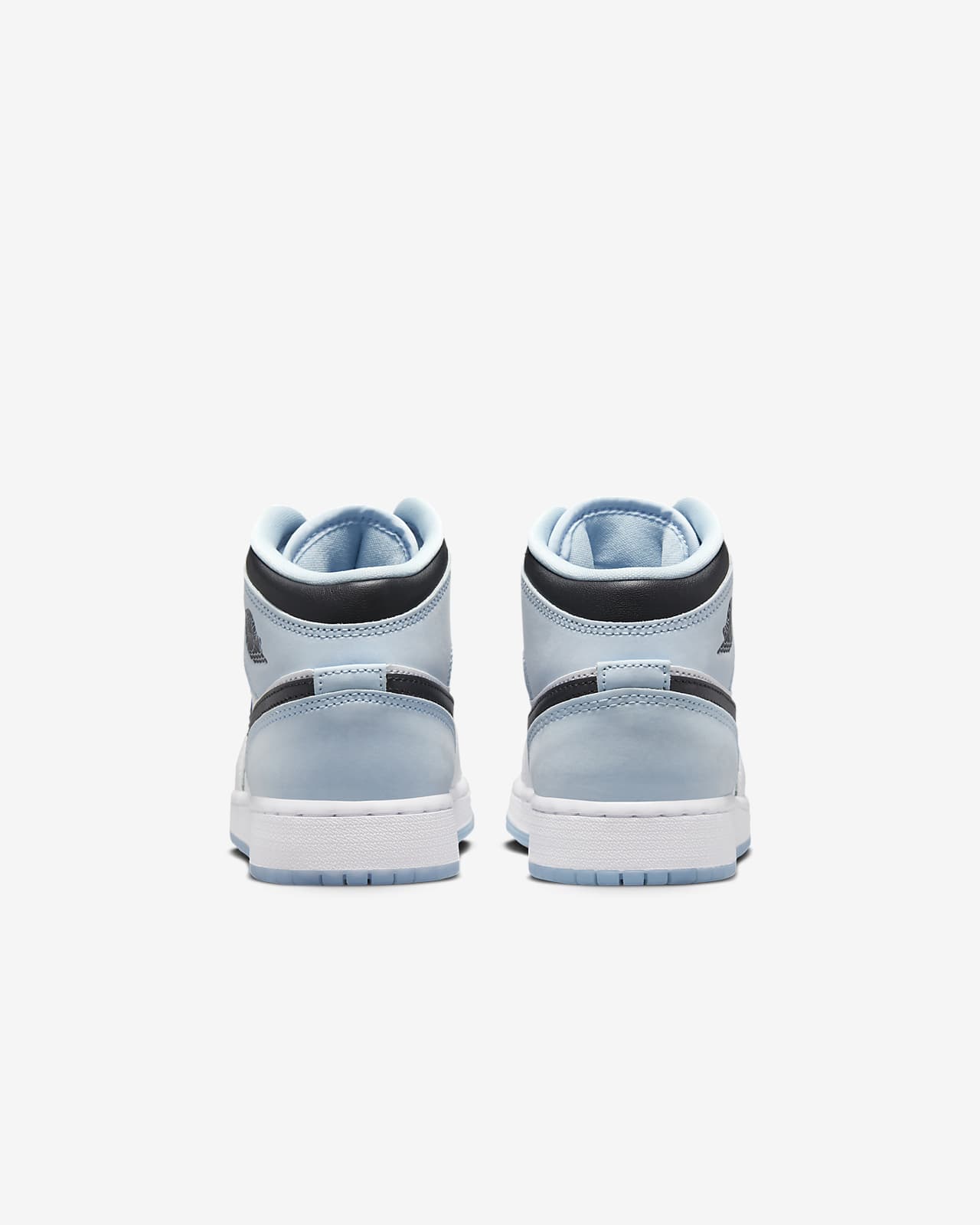 Air Jordan 1 Mid SE Older Kids' Shoes. Nike SK