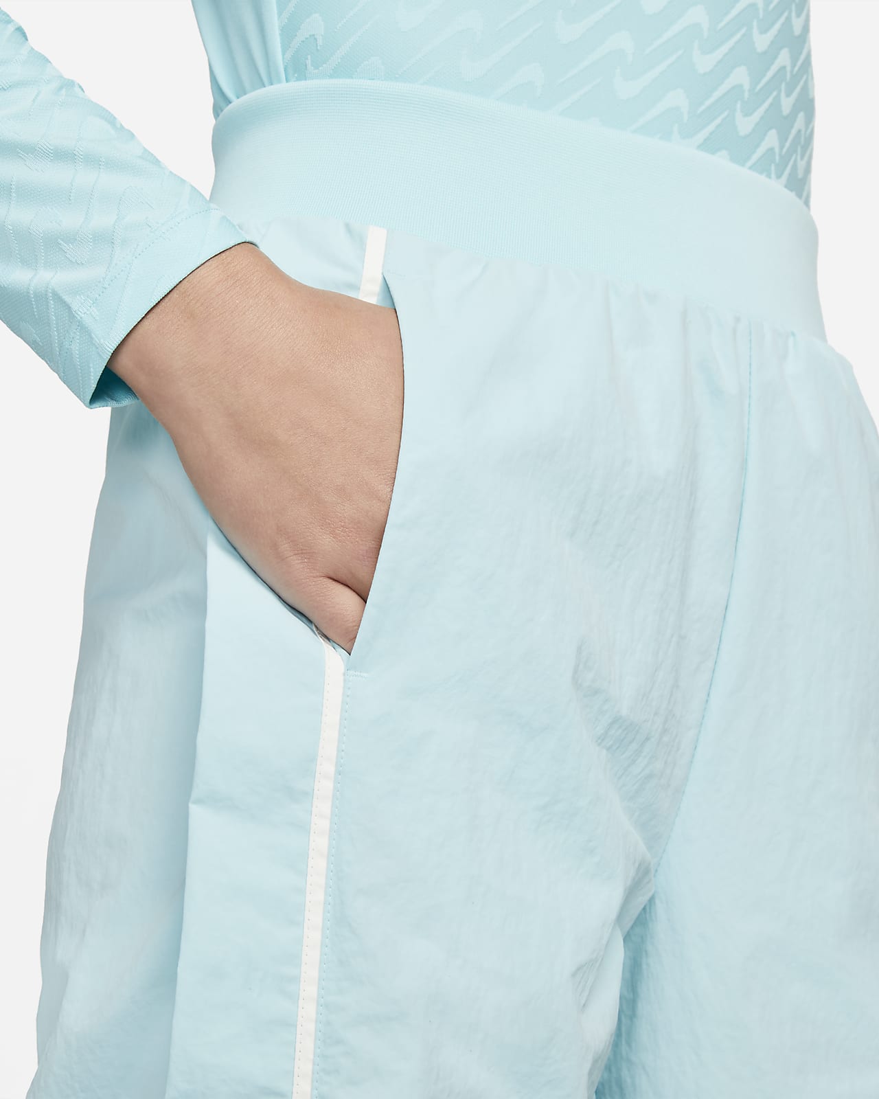 Nike Sportswear Icon Clash Pantalón de pernera ancha de tejido Woven -  Mujer. Nike ES