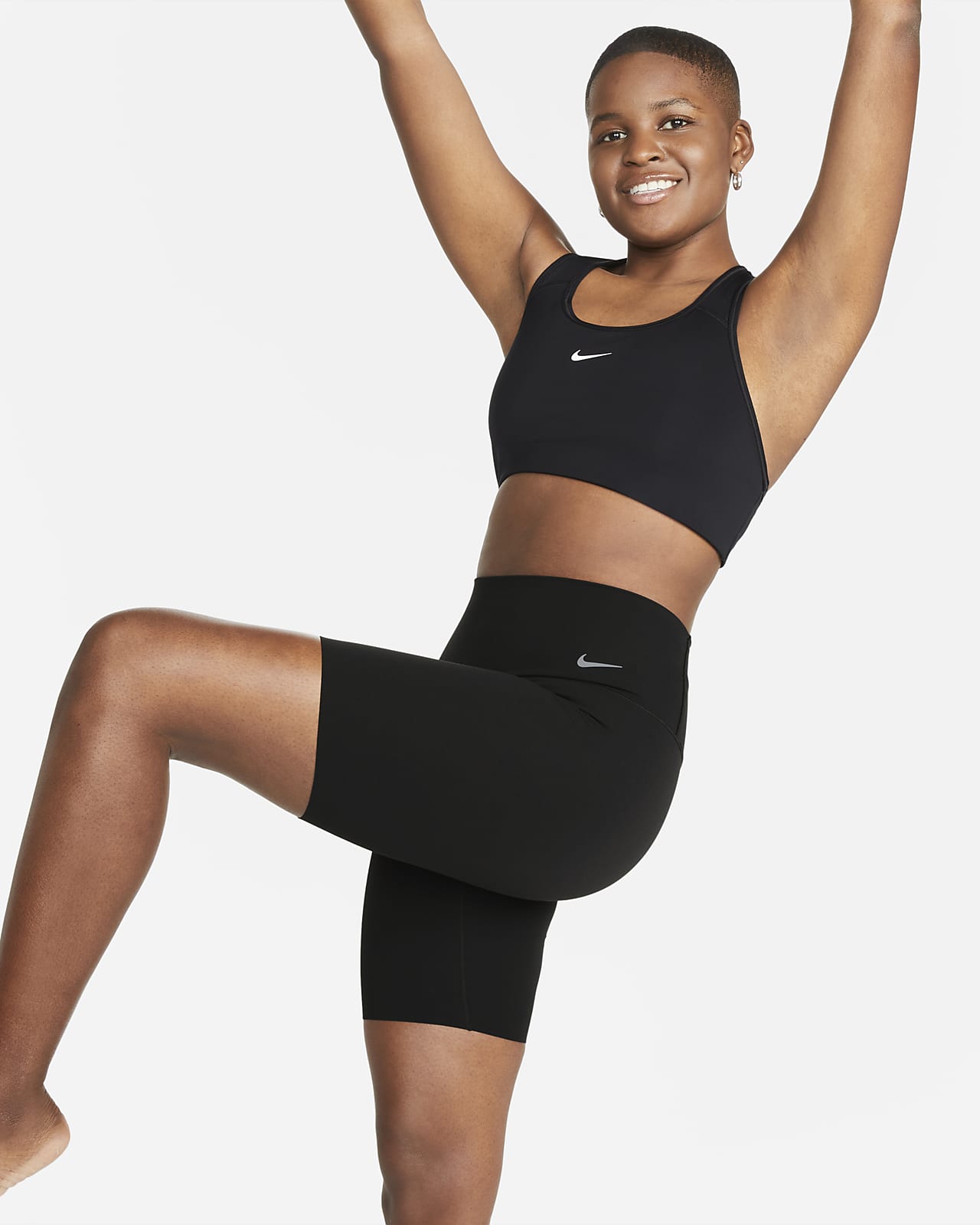 Nike Zenvy enyhe tartást adó, magas derekú, 20,5 cm-es női kerékpáros rövidnadrág