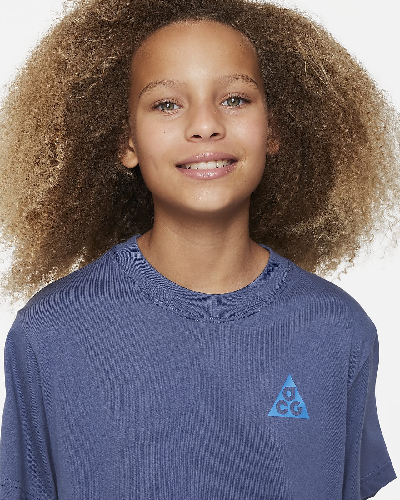 Nike ACG UV Big Kids' Short-Sleeve T-Shirt.