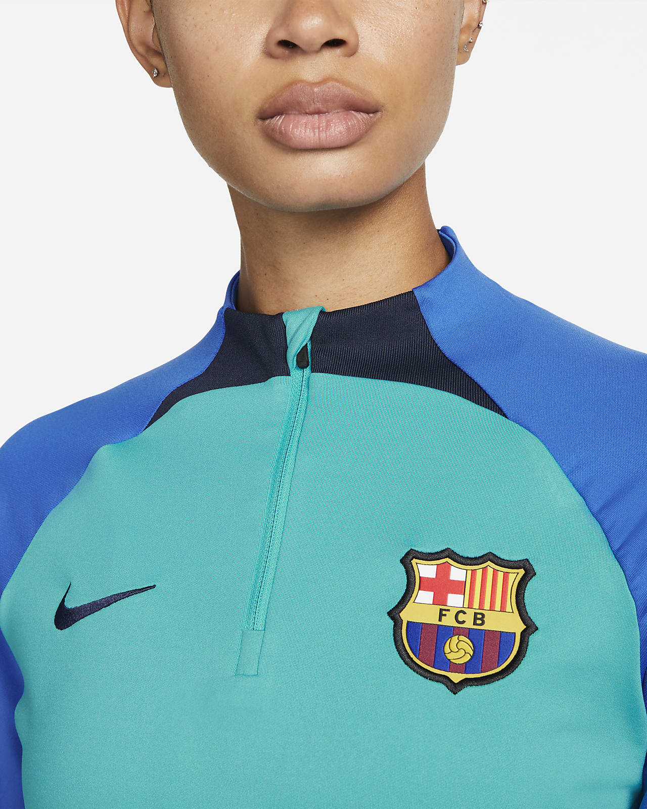 Camello Mediante División FC Barcelona Strike Camiseta de entrenamiento de fútbol Nike Dri-FIT -  Mujer. Nike ES