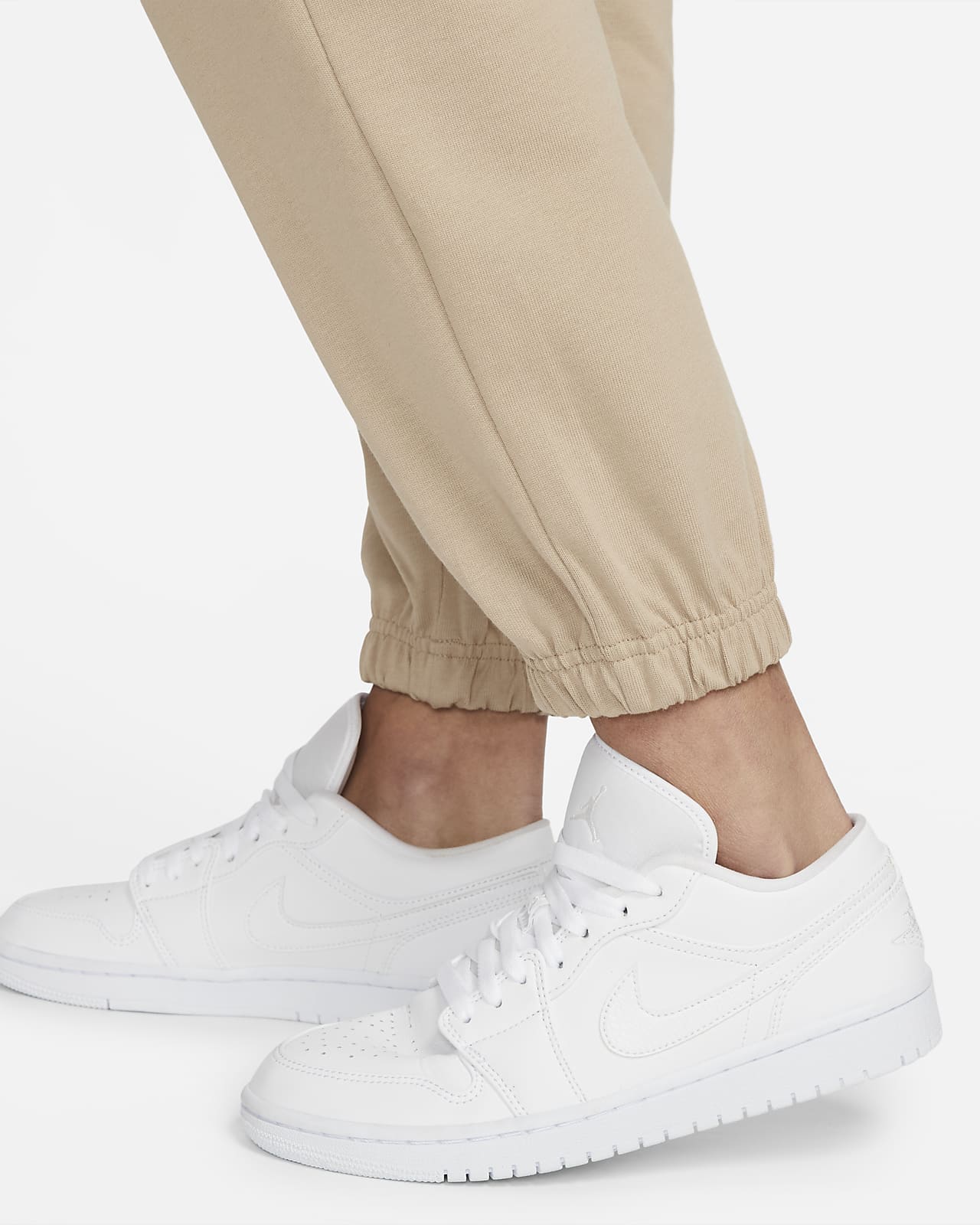 Nike Sportswear Women's Easy Joggers. Nike BE