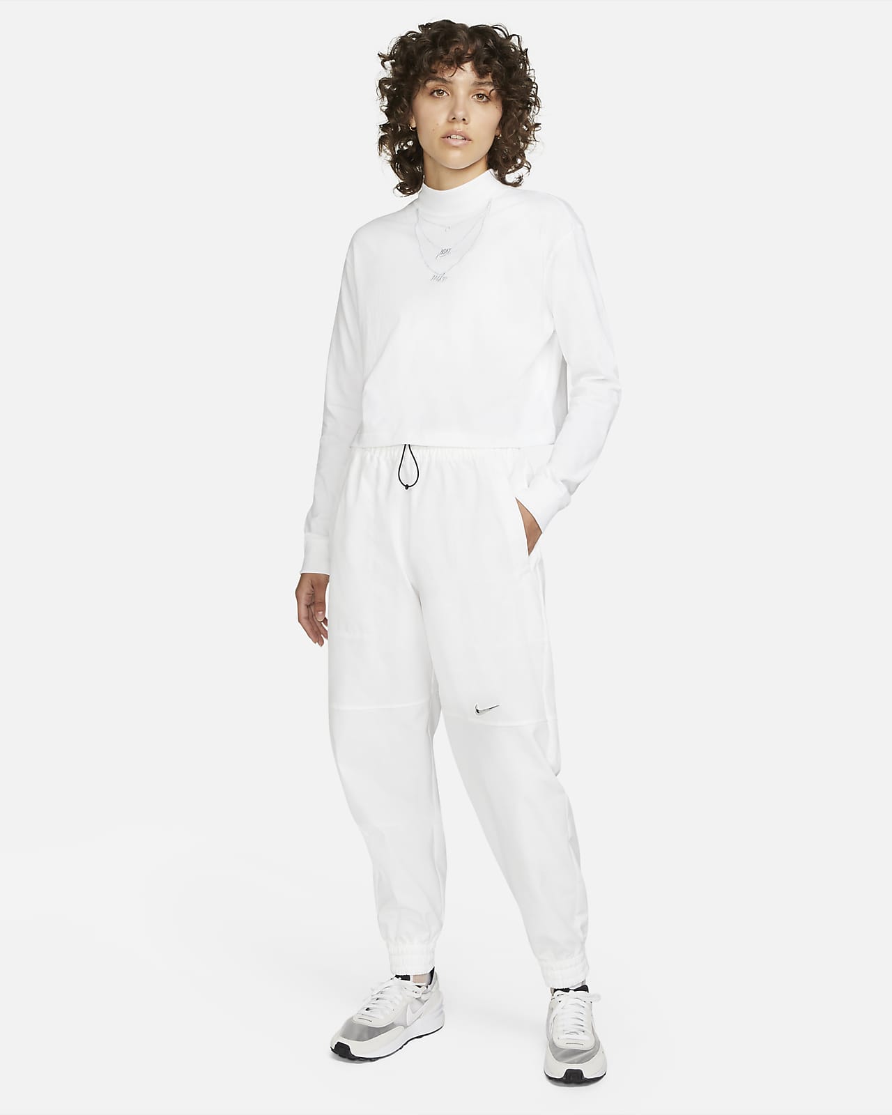 Long-Sleeve Mock Neck T-Shirt. Nike NL