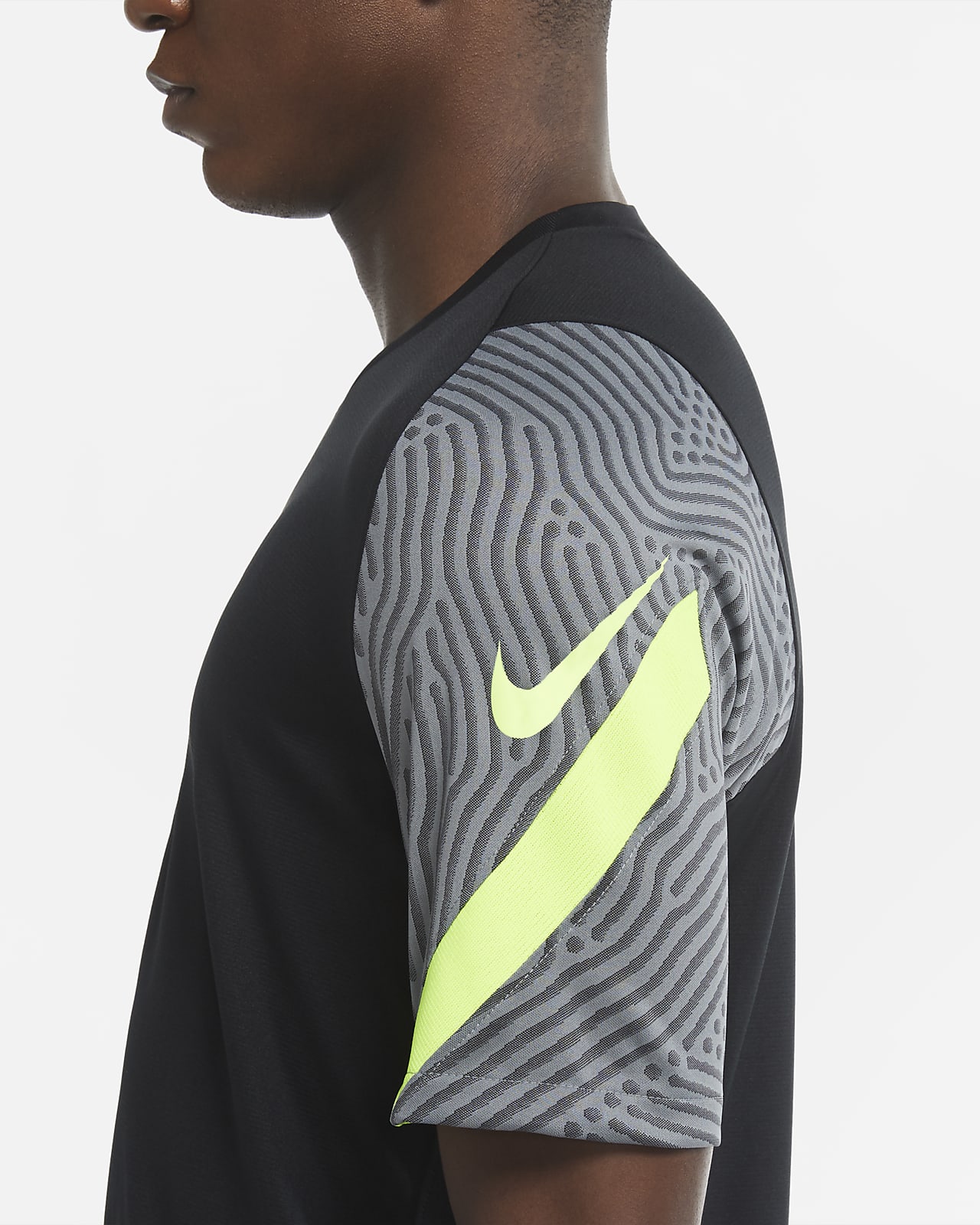 Nike Dri-FIT Strike Men's Short-Sleeve Football Top. Nike CA
