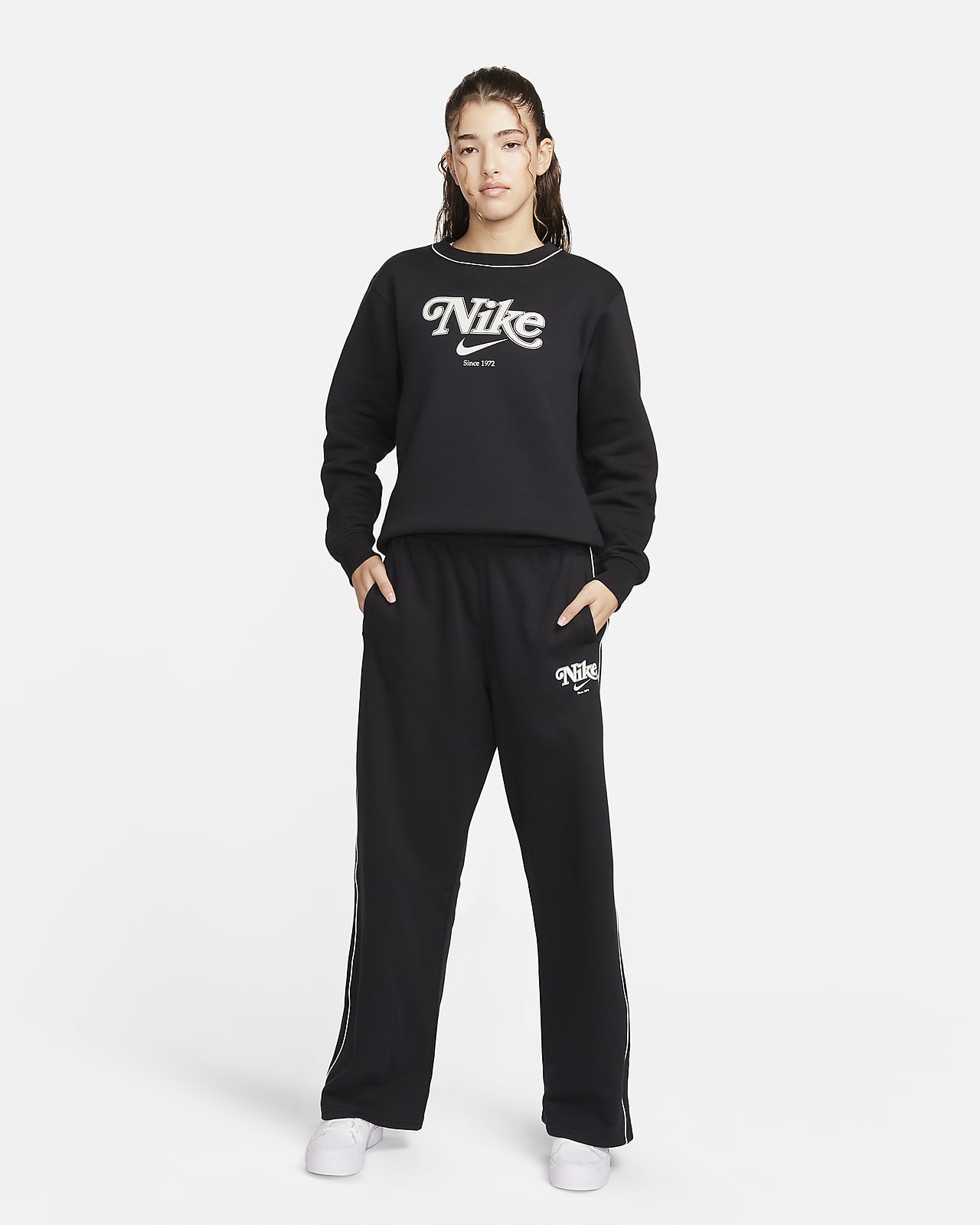 Cal as com corte a direito em tecido molet o Nike Sportswear para mulher