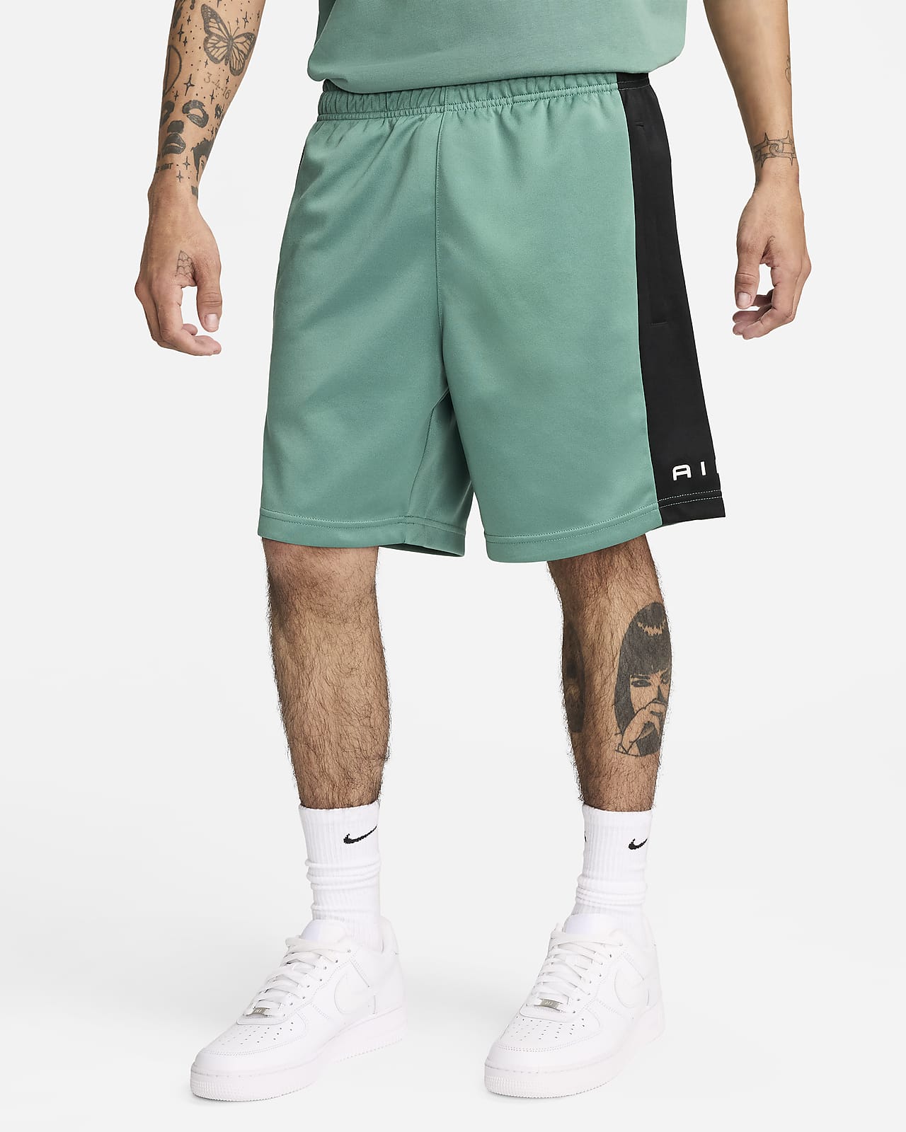 Green Shorts. Nike CA