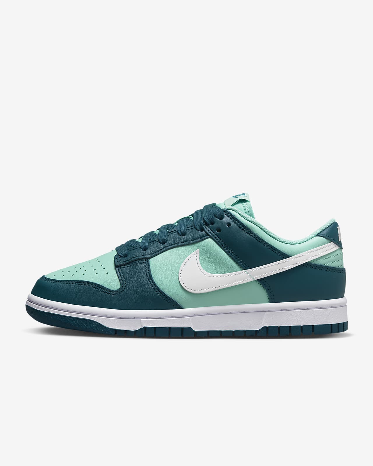 Mint green clearance nike sneakers womens