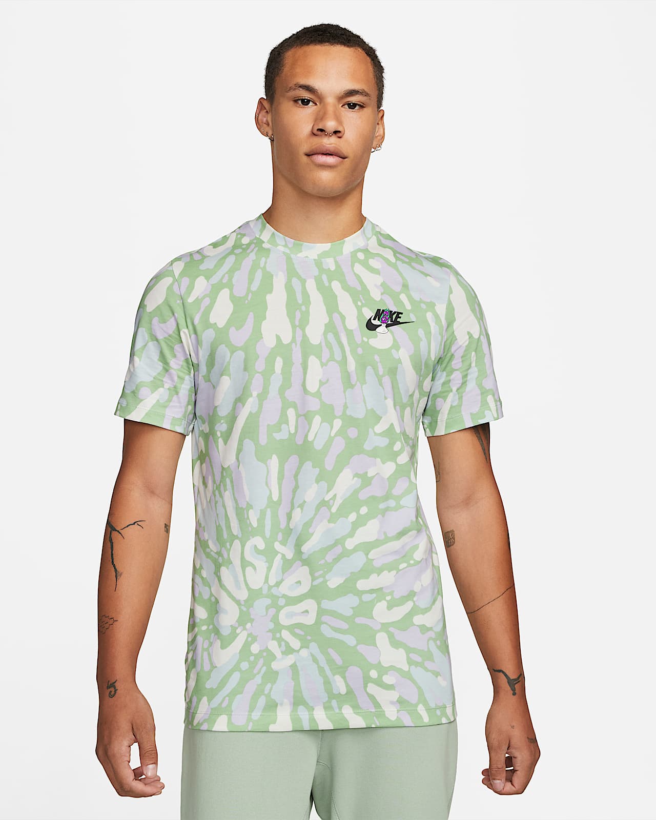 Nike Sportswear Blacklight T-shirt met tie-dye voor heren. Nike BE